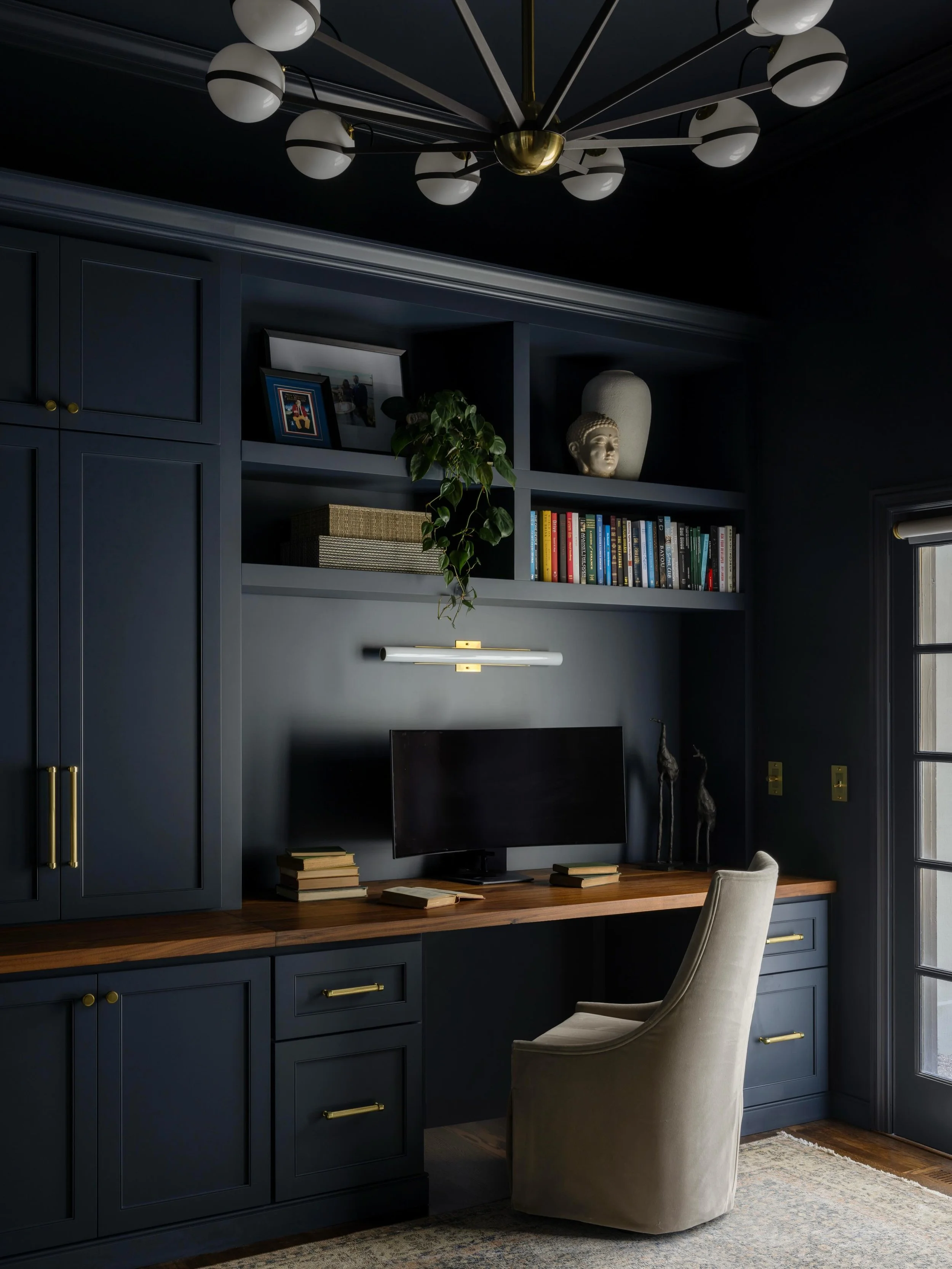 The office of our Stage Coach Project was one of the biggest transformations. It felt like it belonged to a completely different house with heavy drapery, an outdated palette, and built-ins that lacked clarity.
 
We redesigned the millwork with clean
