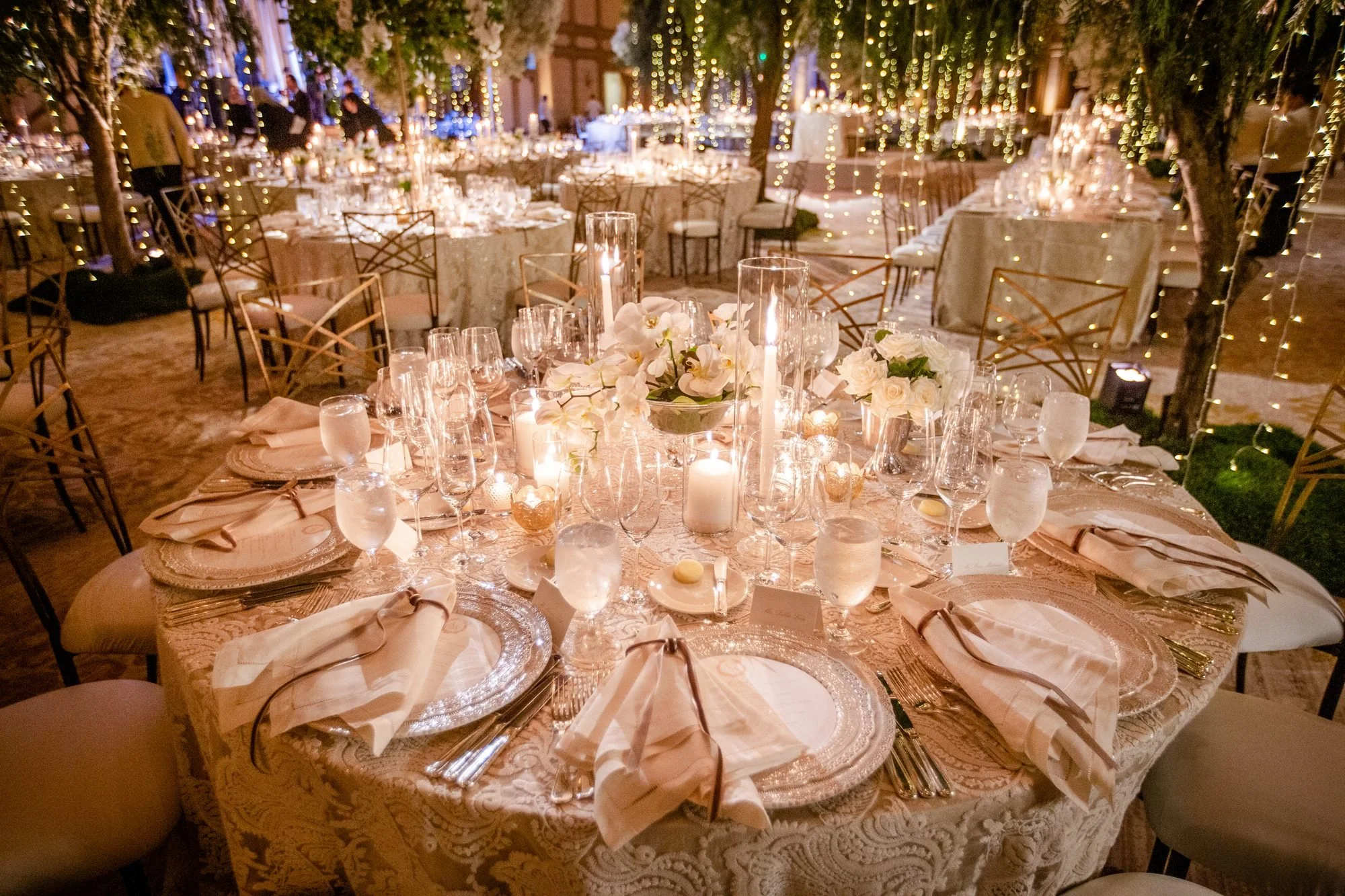 fairmont-grand-del-mar-luxury-wedding-tablescape-fairy-lights.jpg