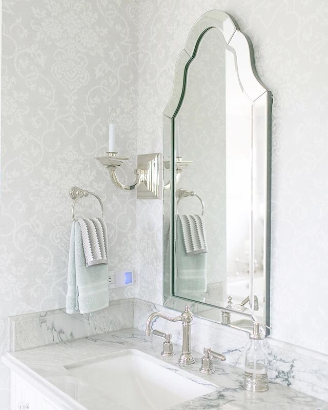 Pretty vanity in a lovely master bathroom. Builder: @maginnconstruction