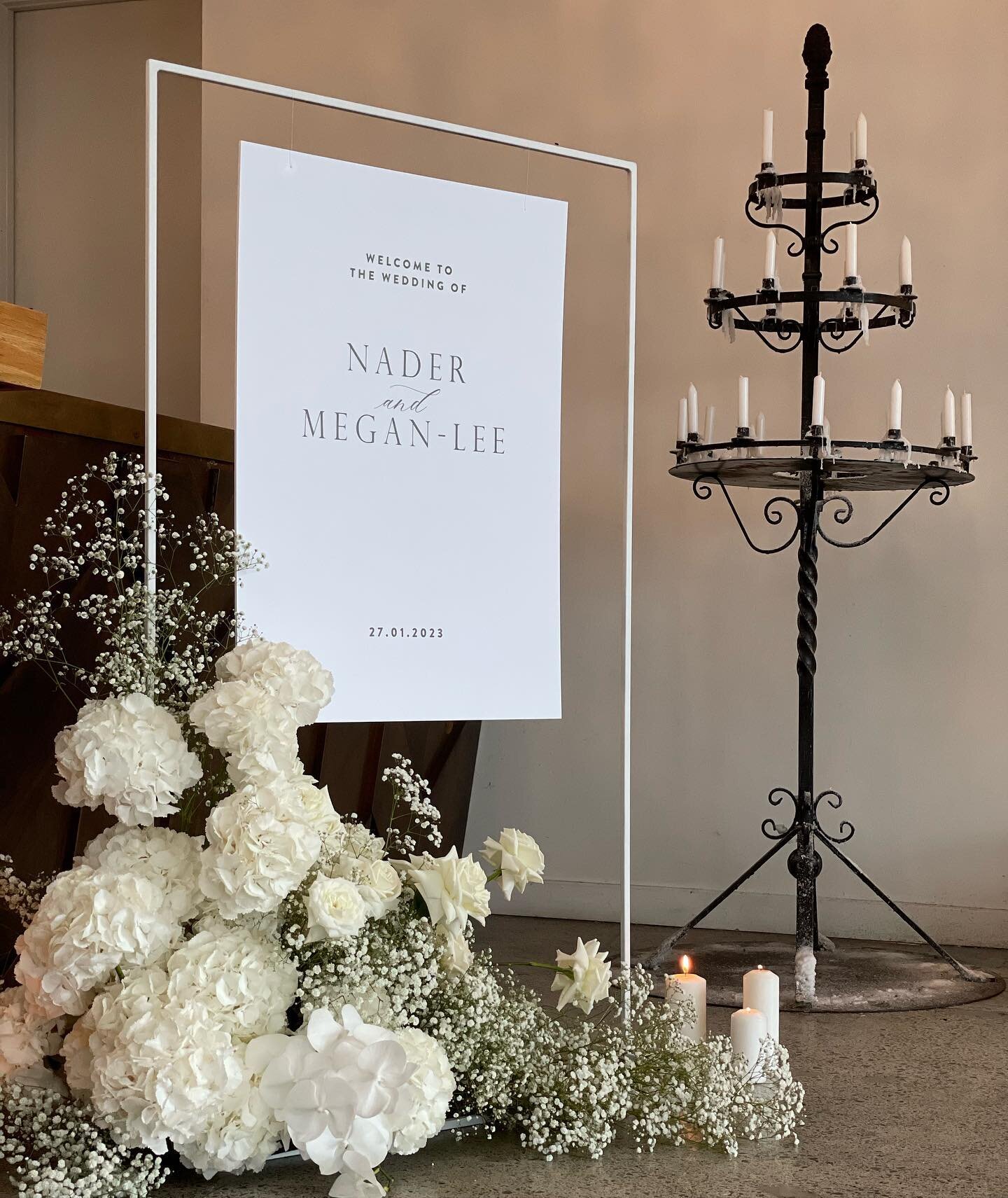 The most stunning welcome signage for N + M making quite the entrance 🤍 

Signage | @inkertinker.nz 
Florals | @sonadora_nz 
Styling | @libertyeventstyling 

#wedding #weddingsignage #welcomesign #weddinginspiration #weddinginspo #weddingstationery 