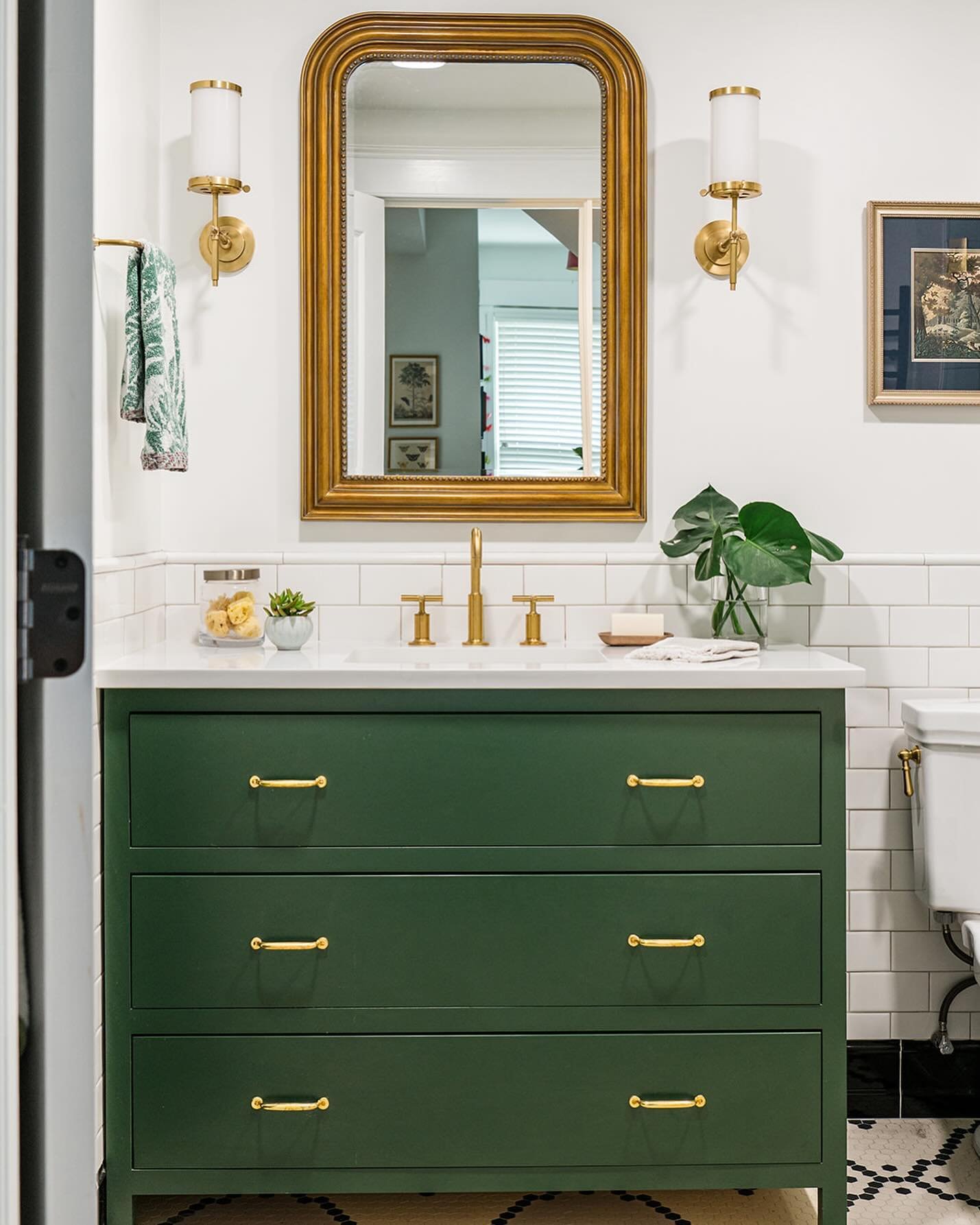 A fun and cheery bathroom for a color loving client. Our approach involves getting to know you, your lifestyle and what brings you joy so we can design the perfect space for the life you want to live. 

Design: Jessica Moran Interiors
Photo: @erinkon