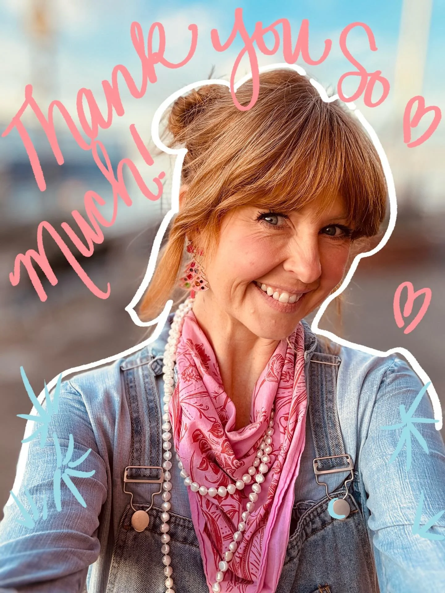 THANK YOU 🫶🏻 for shopping small this weekend my sweet people ✨💕
Taking the time to come out and spend your hard earned money with your local artisans and business owners makes a HUGE impact on your community. 
Giving each of you a squeeze and a 😘