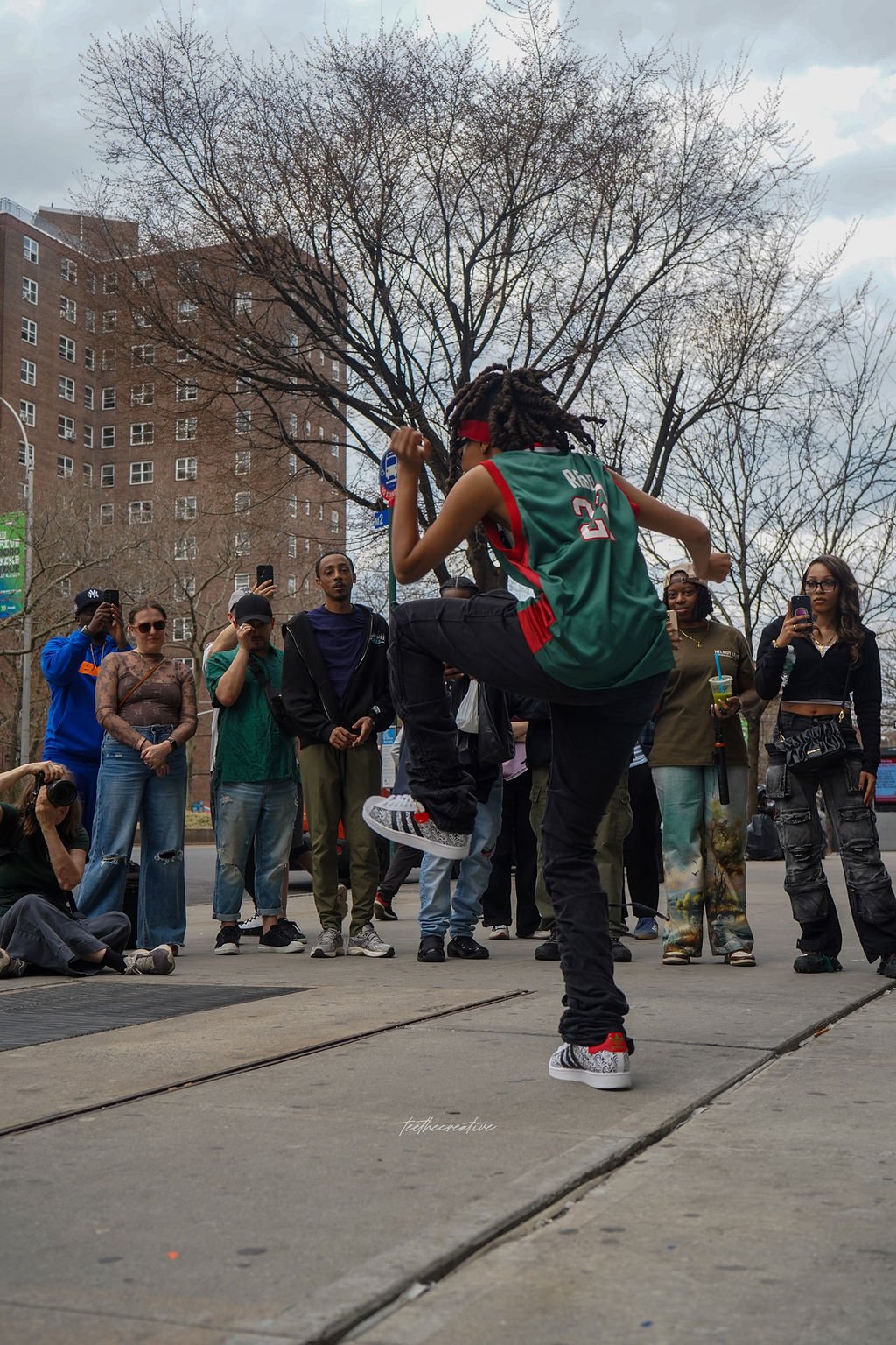 E Chakra performing at Shelltoe Systems Opening Reception @ Artistic Noise - Photo by Tee the Creative