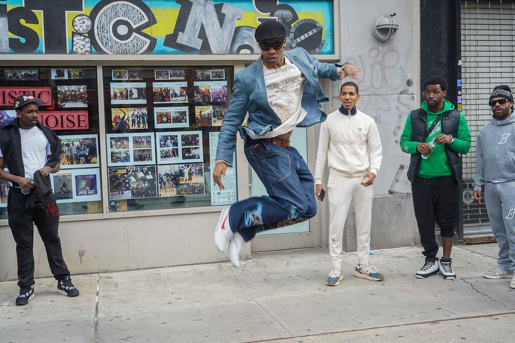 Byron Cox freestyle at Shelltoe Systems Opening Reception @ Artistic Noise - Photo by Tee the Creative