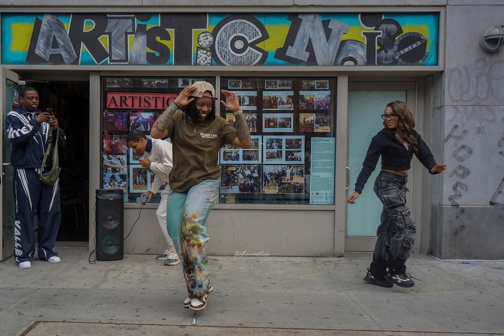ARNSTAR (MC) & Ladies First Entertainment (Lady Slic & Jizzy Jazz) performing at Shelltoe Systems Opening Reception @ Artistic Noise - Photo by Tee the Creative