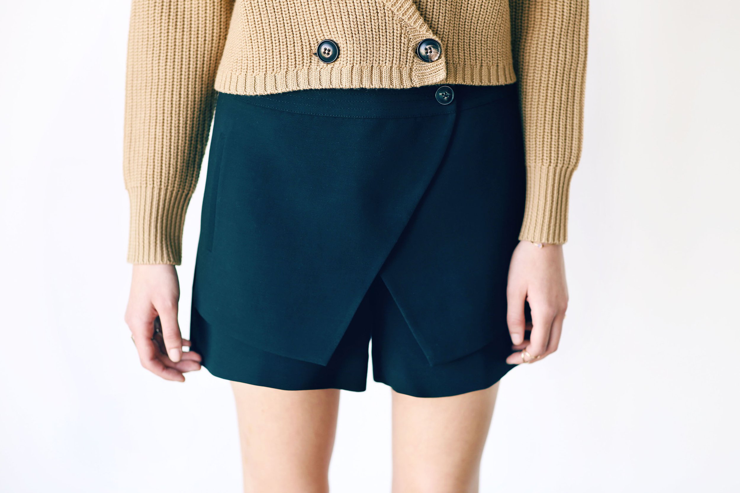 156W502 LEXIE Black 1.jpg