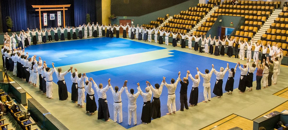 santa_cruz_aikido_summer_retreat_2013_circle_on_mat.jpg
