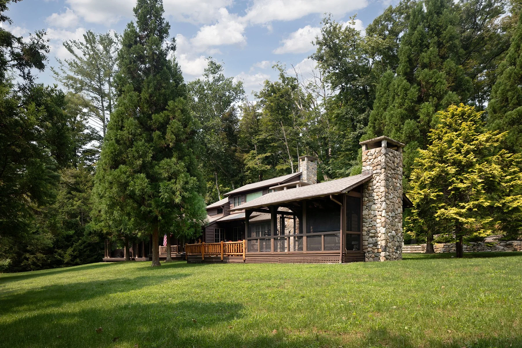 14.Back of house.jpg