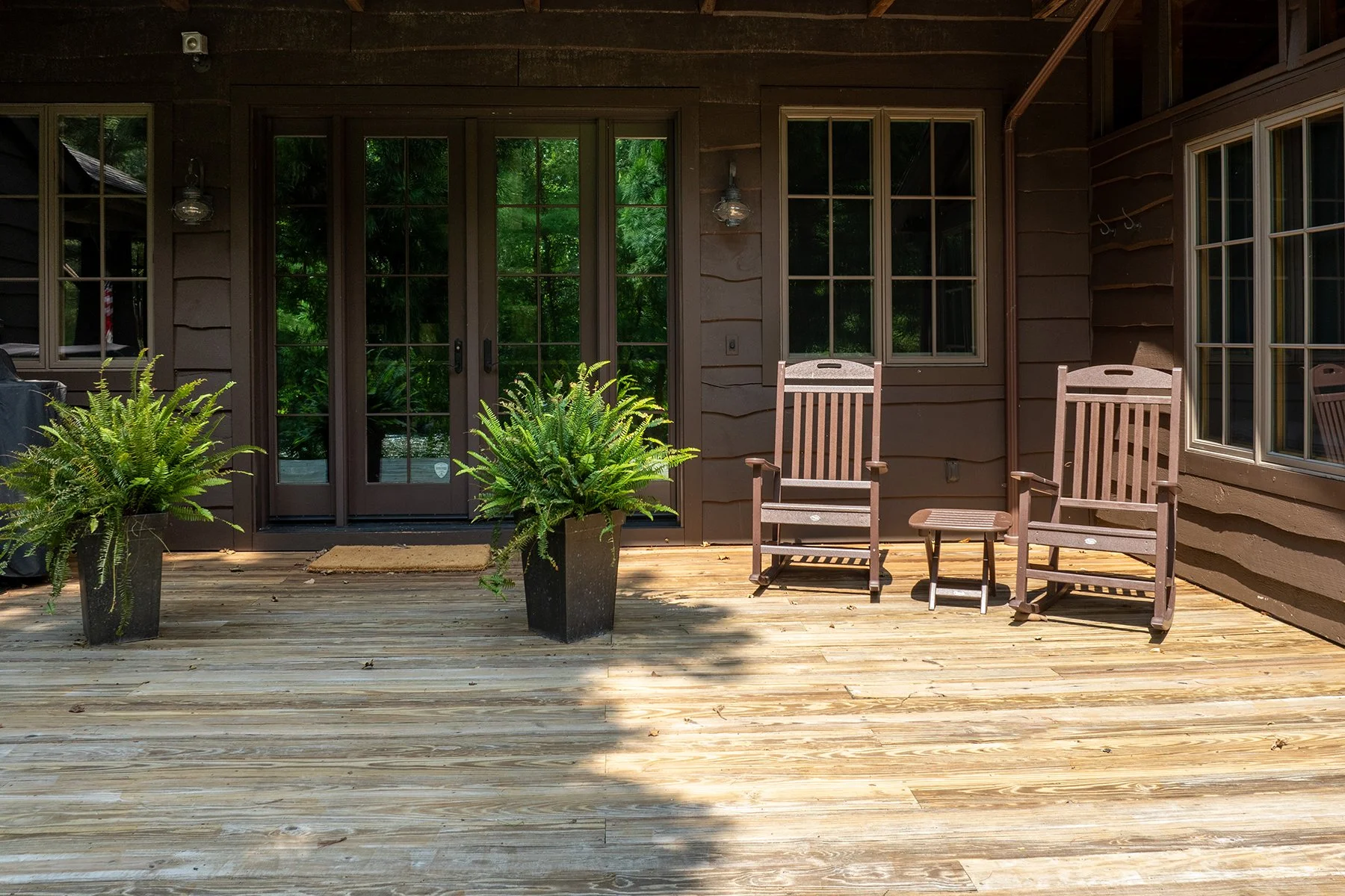 11.Open porch off kitchen.jpg