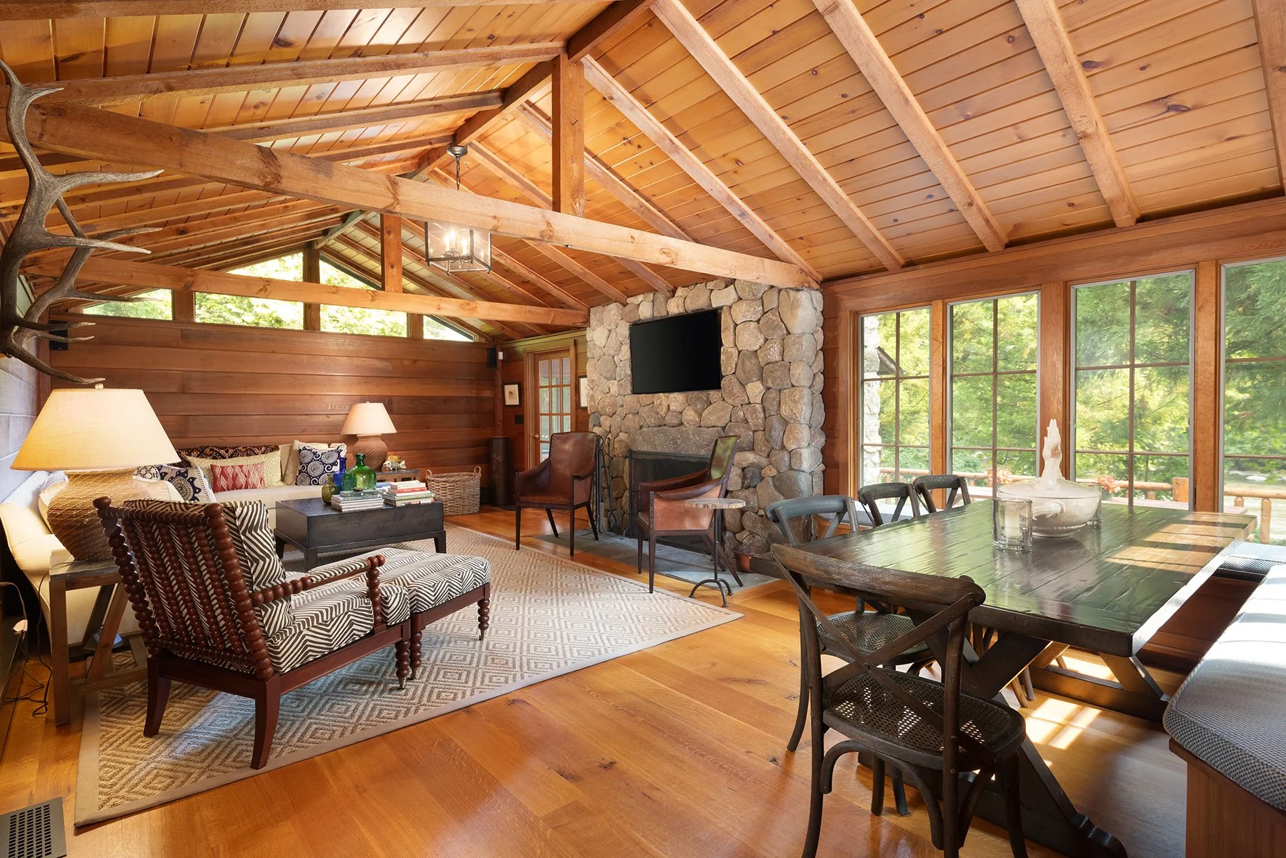 2.Livingroom with fireplace.jpg