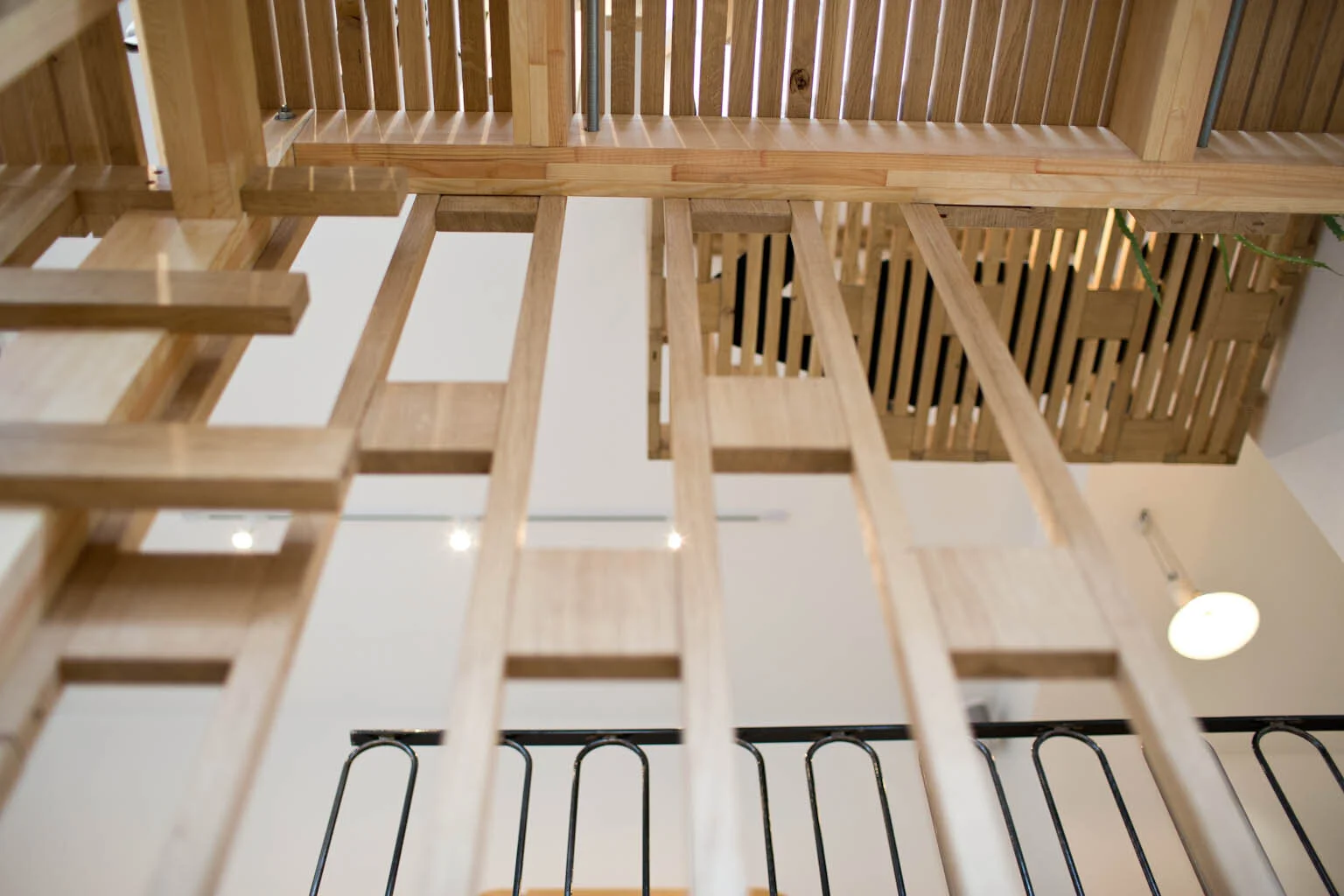 Détail mezzanine boutique Atelier Semis. Le marais, 2016 ©Mathias Fennetaux