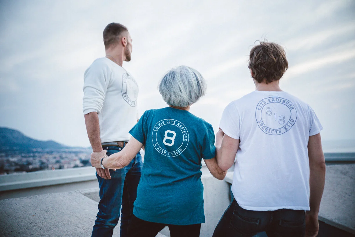 Nicolas Capron, Marthe et Alexandre Ruffato sur le toit-terrasse de la Cité Radieuse.