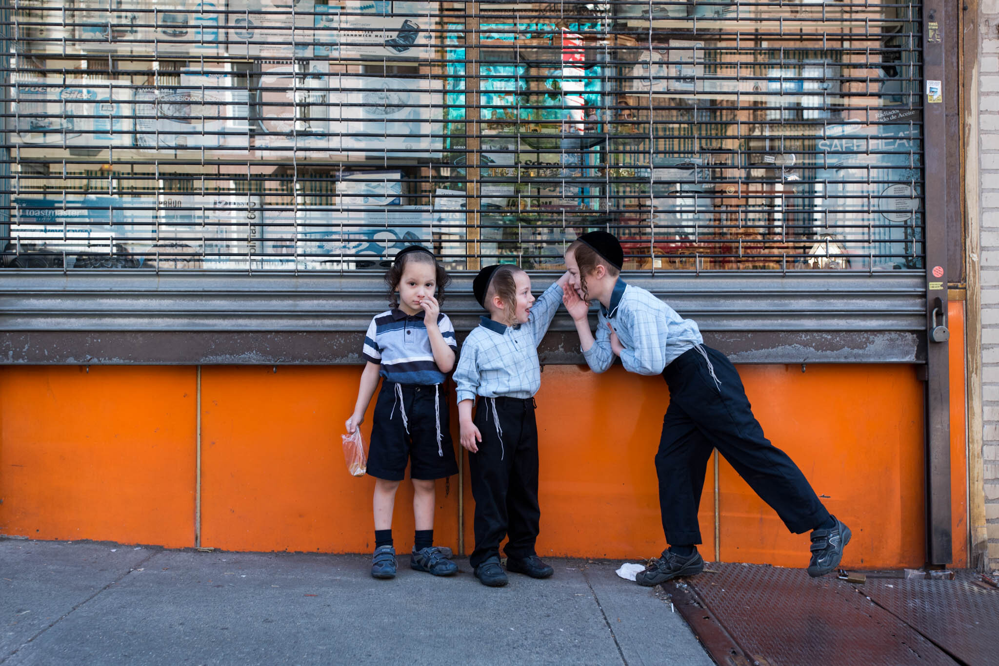    ‘Paris/NYC’ Book ‘Edition Lammerhuber’    Hasidic jewish boys chatting. South Williamsburg, Brooklyn 