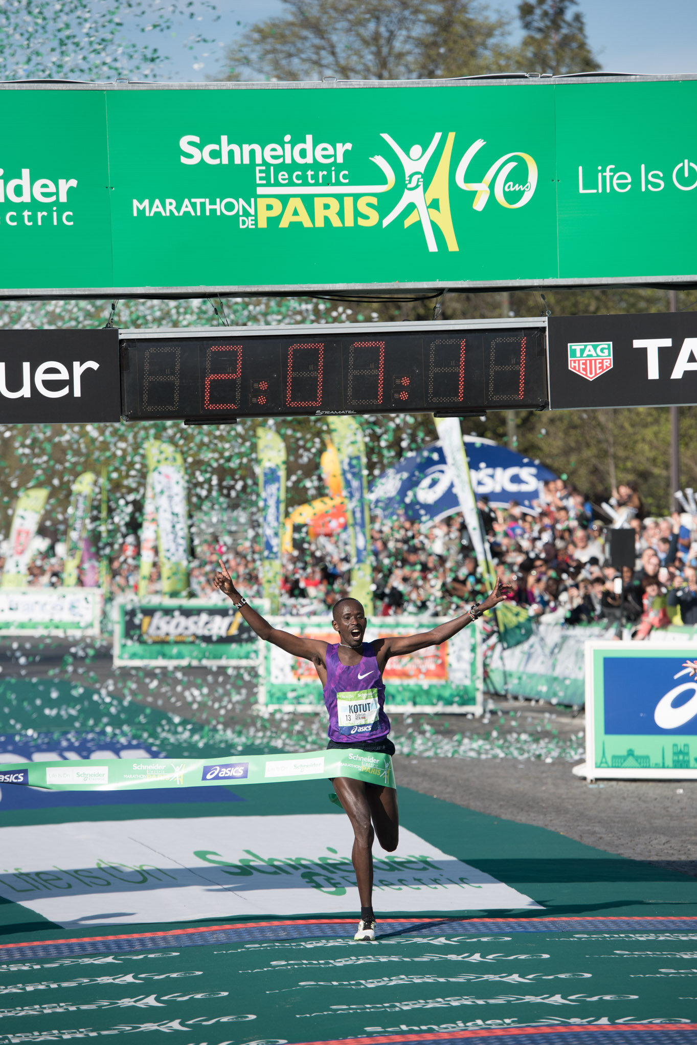    Paris Marathon for Schneider Electric    Finish line victory 