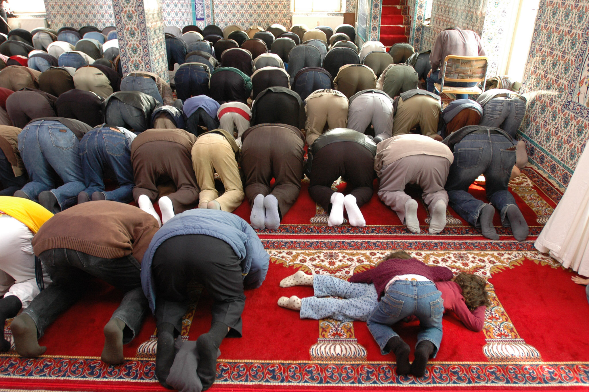    Mosque, Aarhus Denmark    Kids playing during prayer 