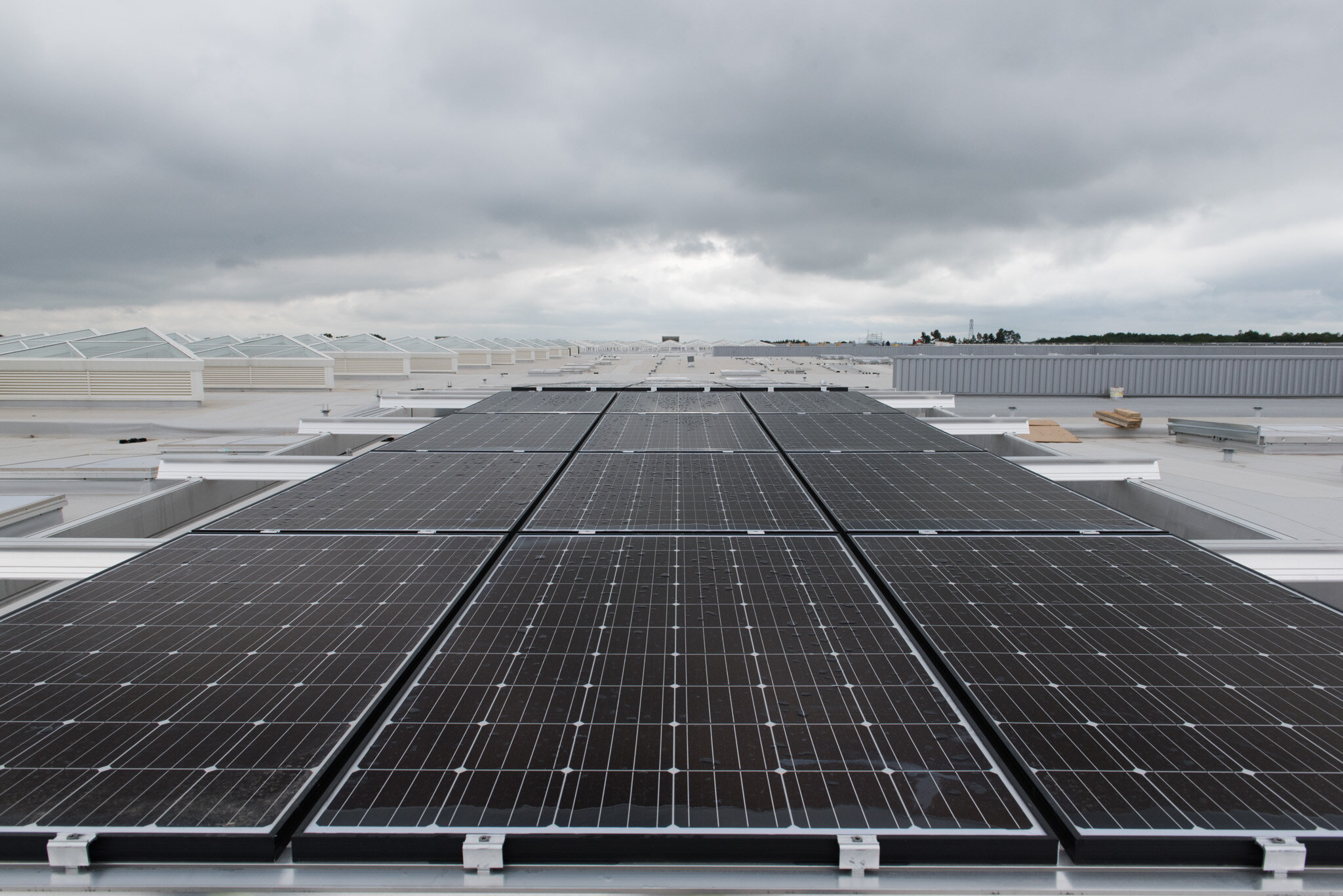    Nouveau/new MIN de Nantes pour Eiffage construction    Solar panels on roof 