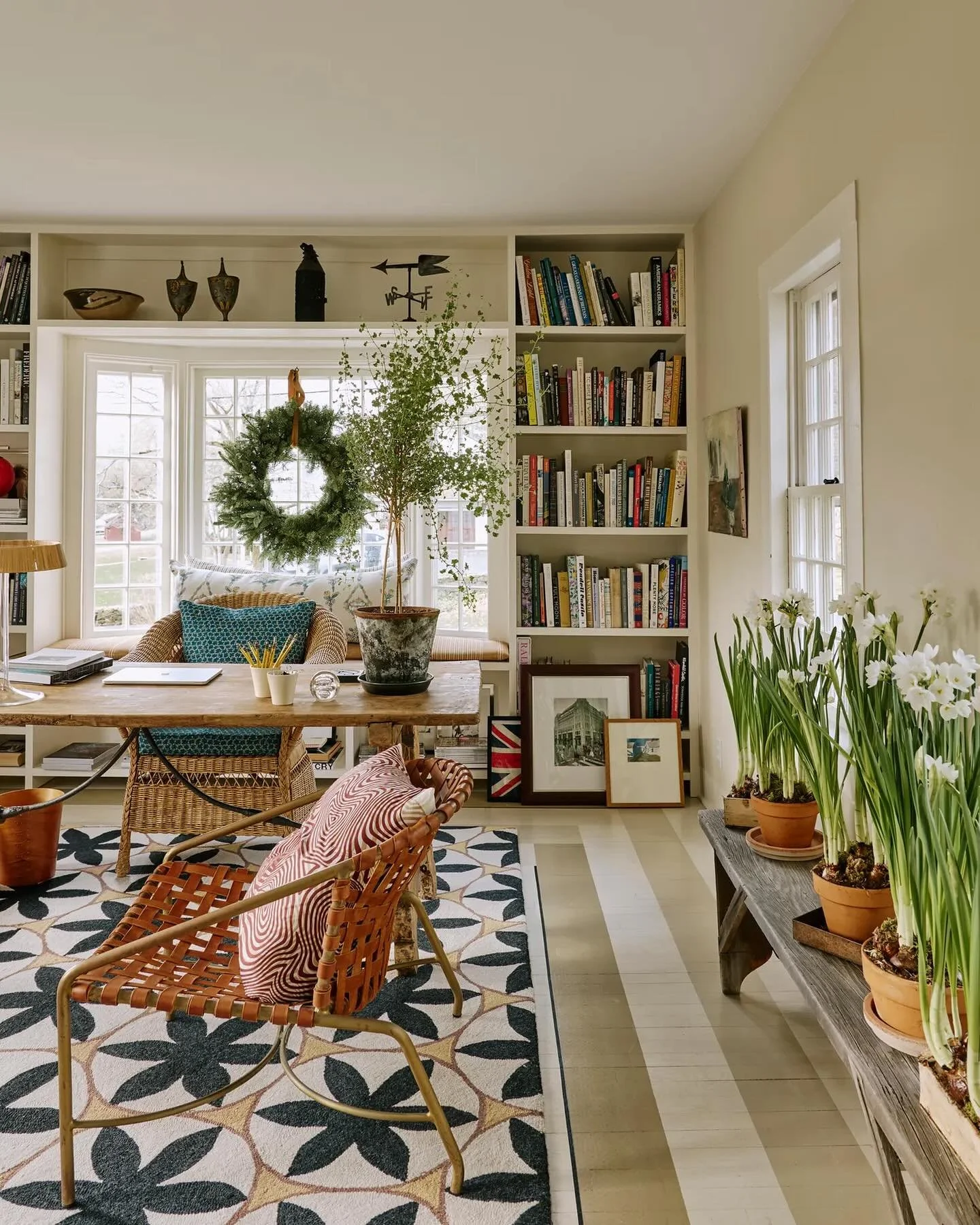 The beautiful Connecticut house of interiors writer Anne Hardy @hardylon. In this month&rsquo;s @houseandgardenuk.