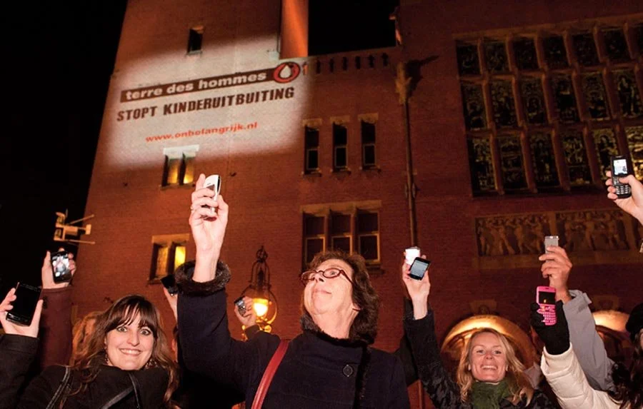 Fondsenwervingscampagne voor NGO - Creatie Terre des Hommes interactieve straatcampagne.jpg