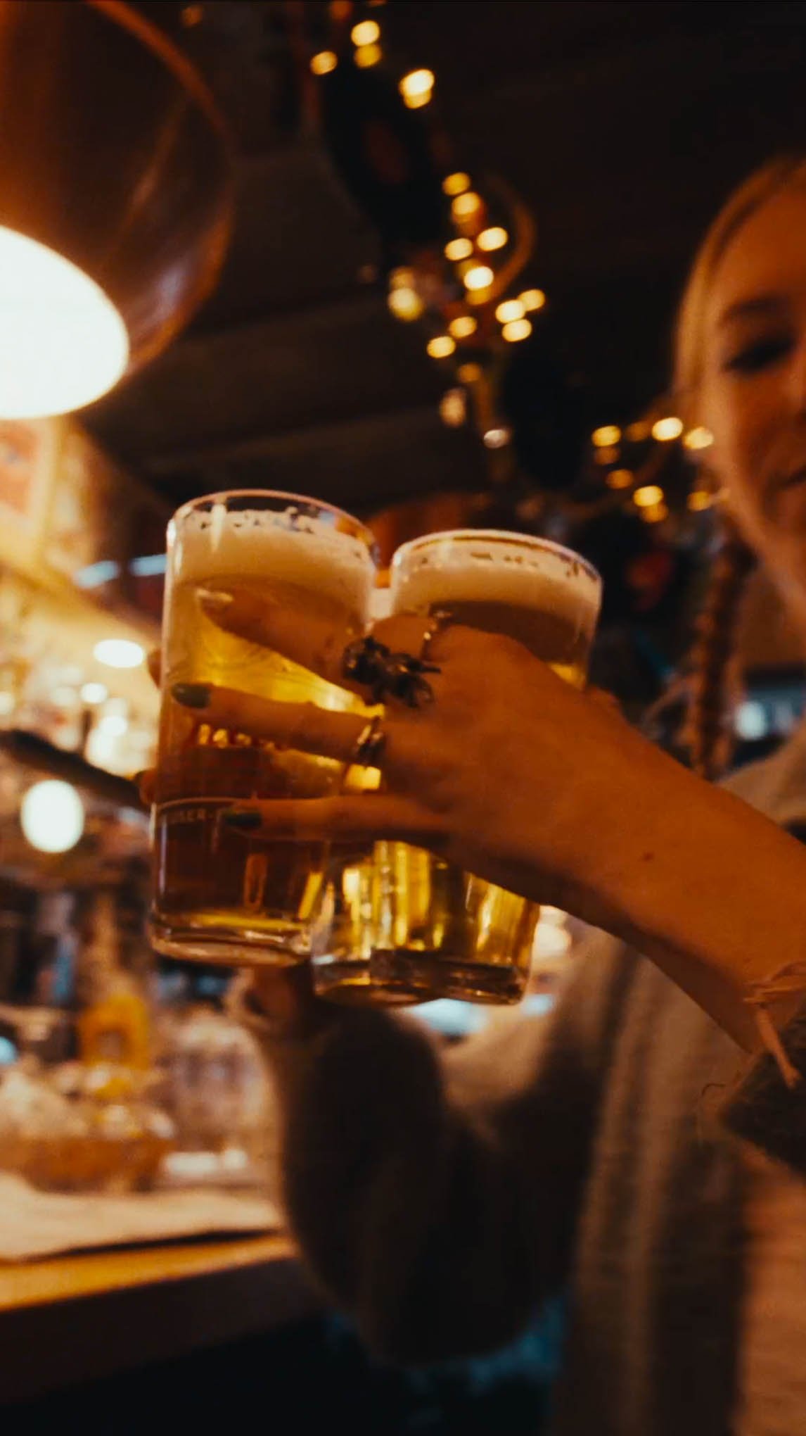 _0003_THIS Campagnefilm Haagse sjaal.jpg