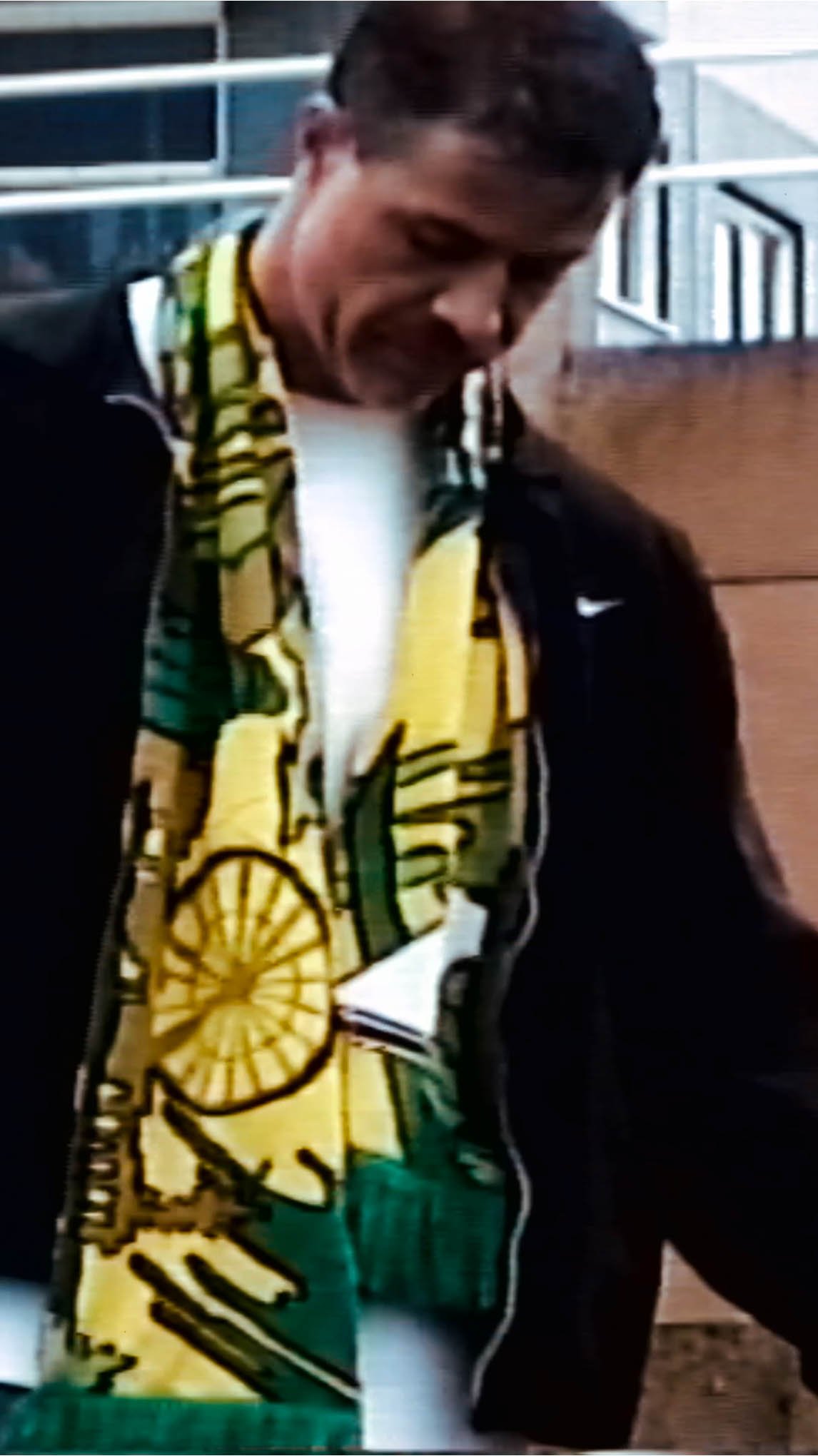 _0006_THIS Campagnefilm Haagse sjaal.jpg