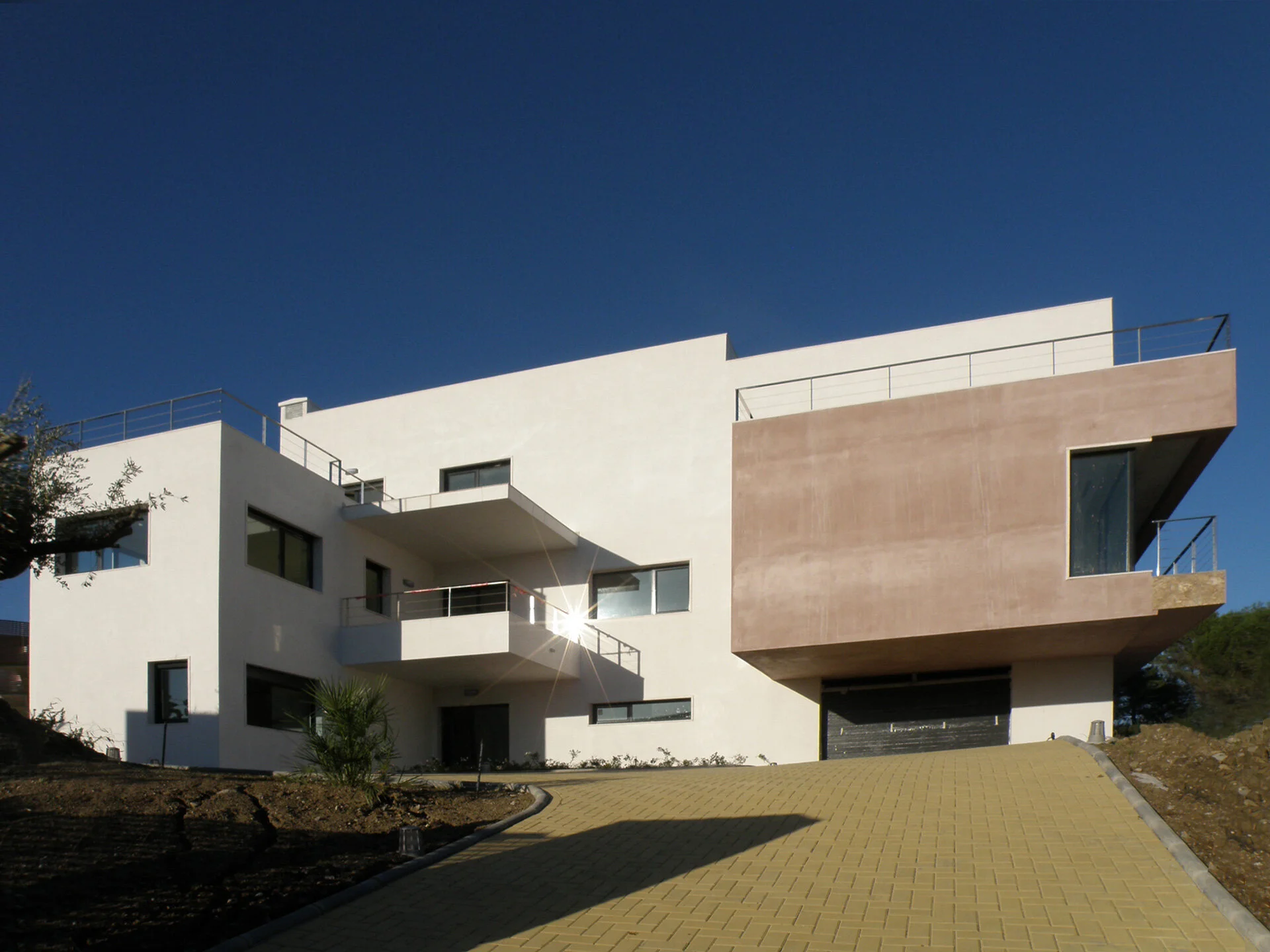 VILLA-18-14-12-2010-(2)_R.jpg