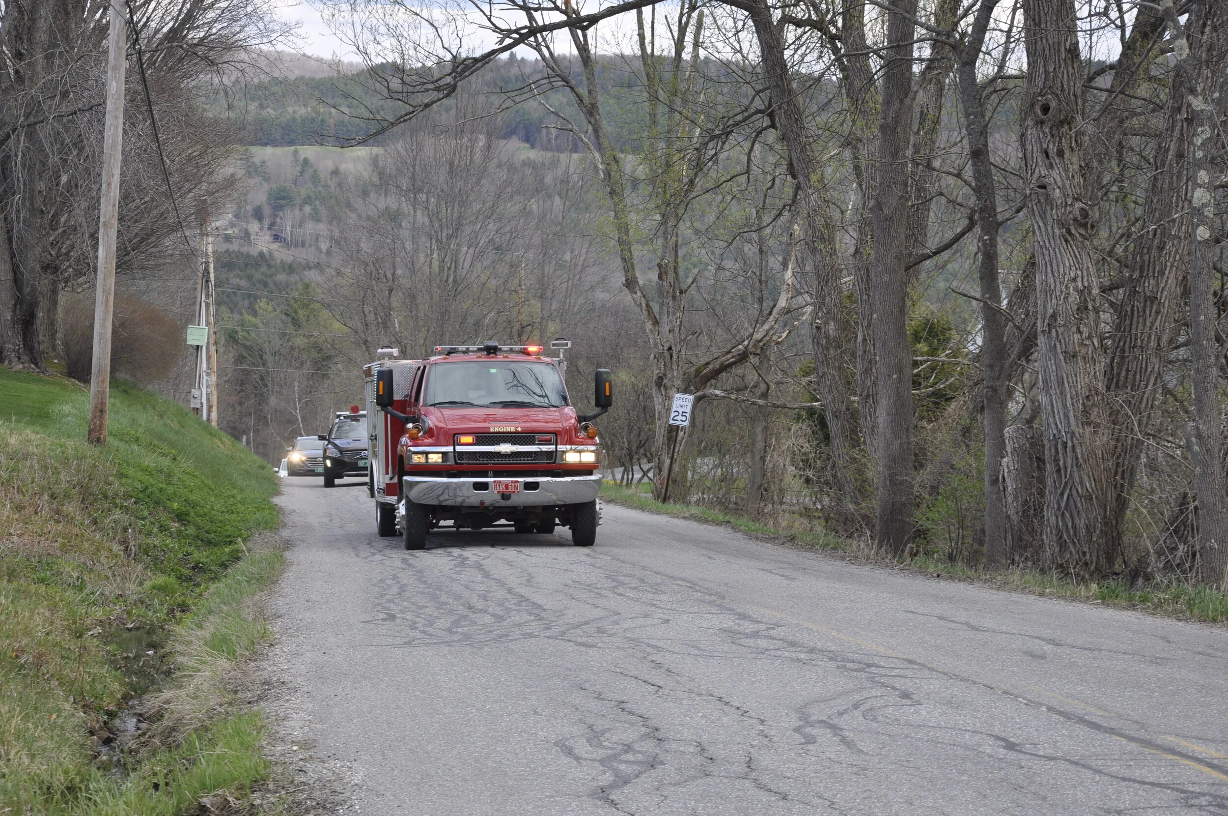   Waterbury Fire Department led the way with flashing lights and a siren on Engine No. 4. At the wheel was firefighter, Thatcher Brook parent and School Board member Michael Frank. Photo by Lisa Scagliotti.  