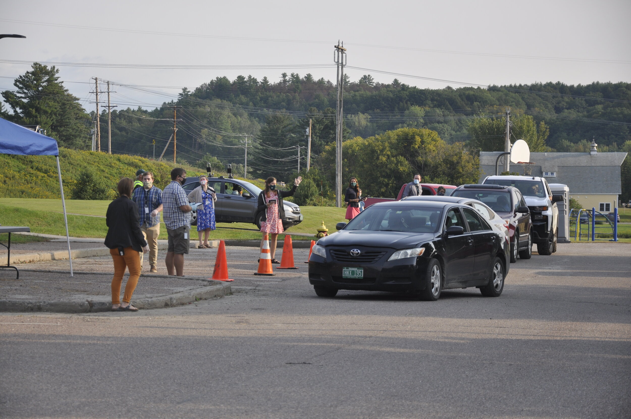   Crossett Brook Middle School's location along Rt. 100 in Duxbury is geared more towards drive-up arrivals for students on Tuesday. Photo by Lisa Scagliotti.  
