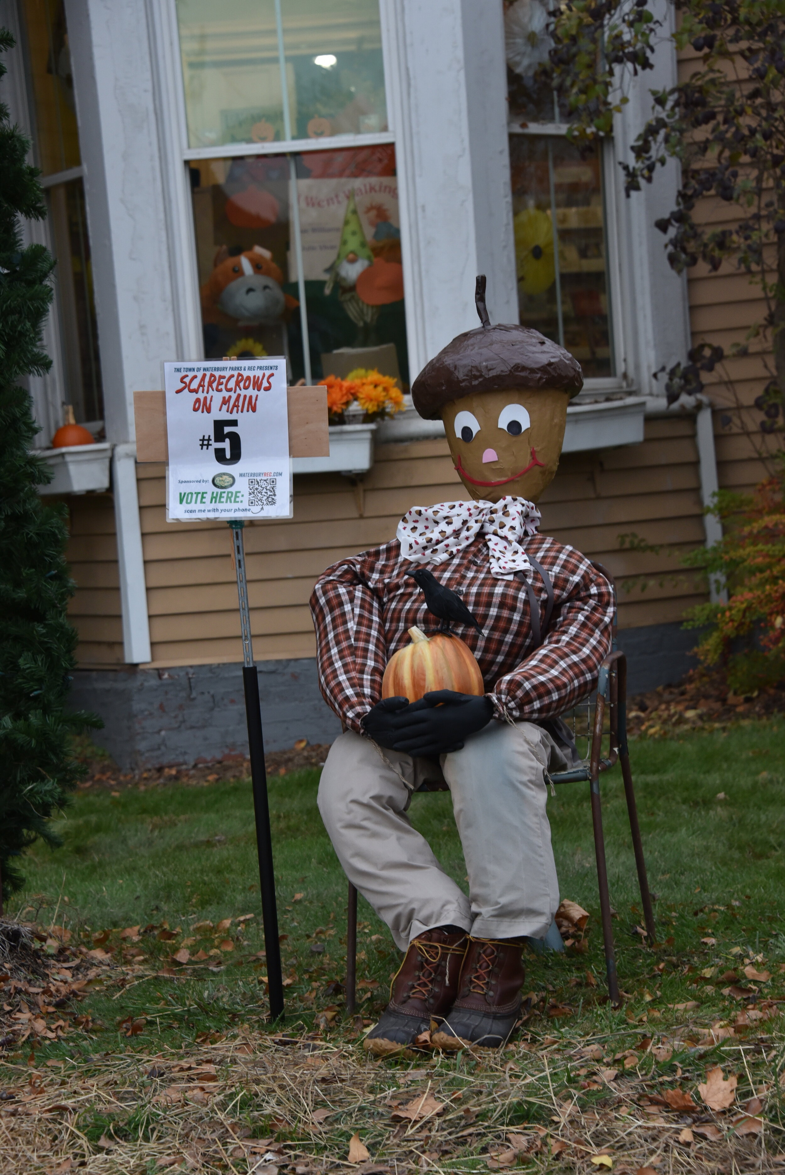   Tiny Acorn's entry in the contest has a familiar theme. Photo by Gordon Miller.  