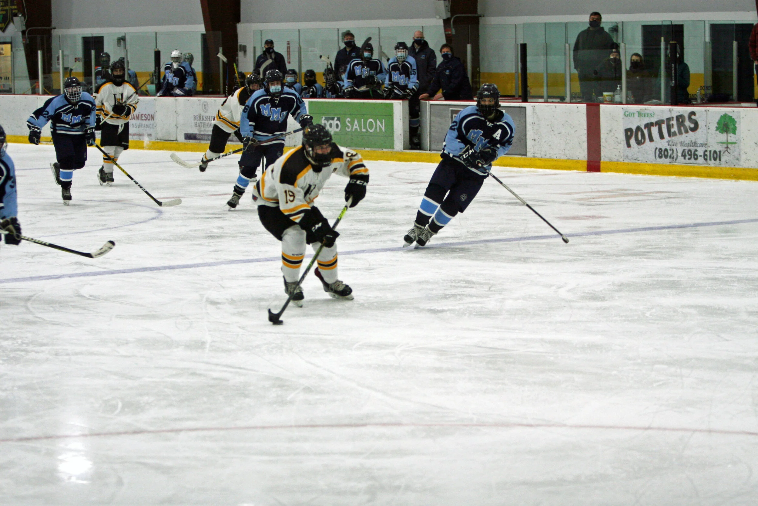  Skylar Platt sets up a shot. Photo by Brian Larrabee 