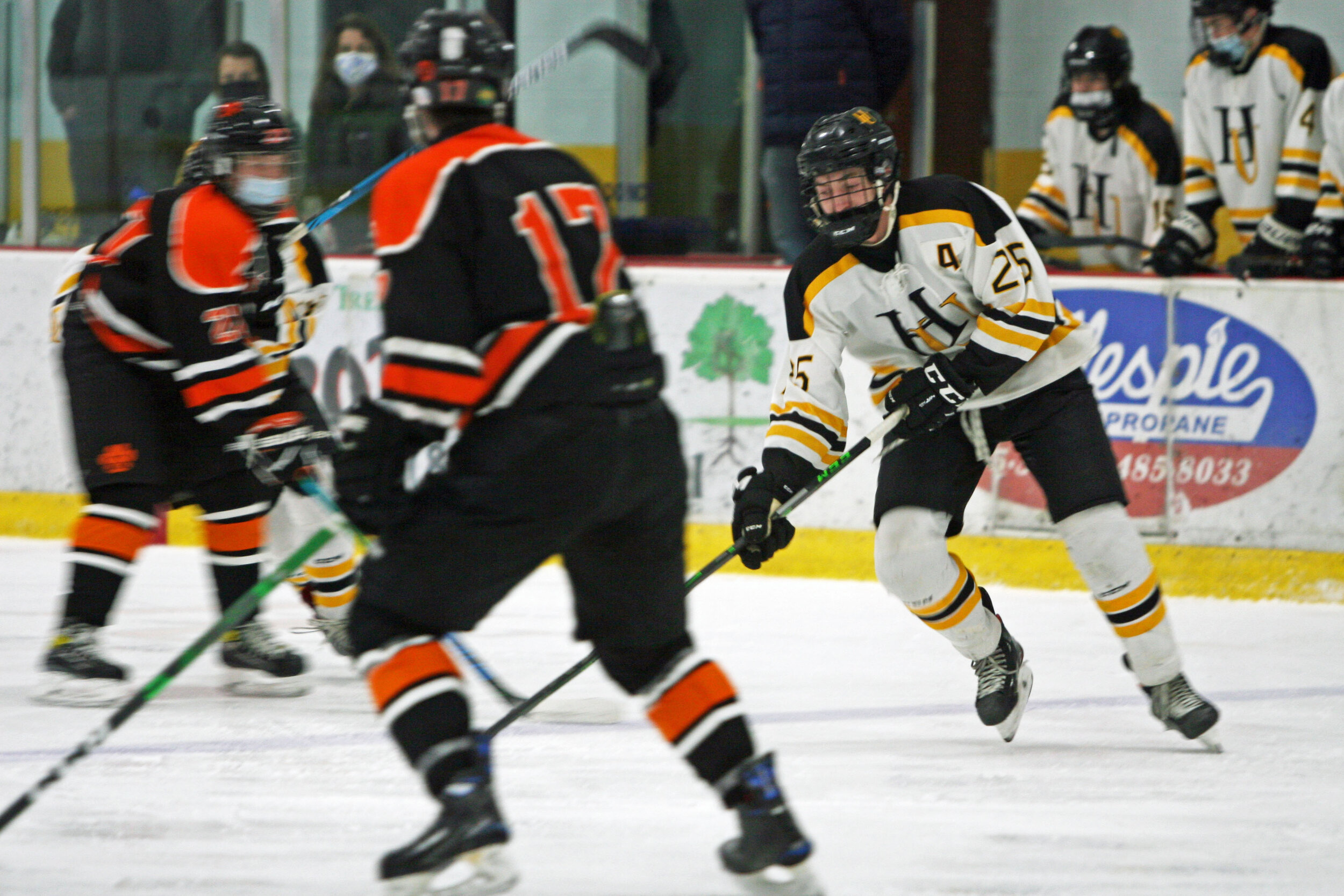  Middlebury tries to surround O’Hara. Photo by Brian Larrabee 