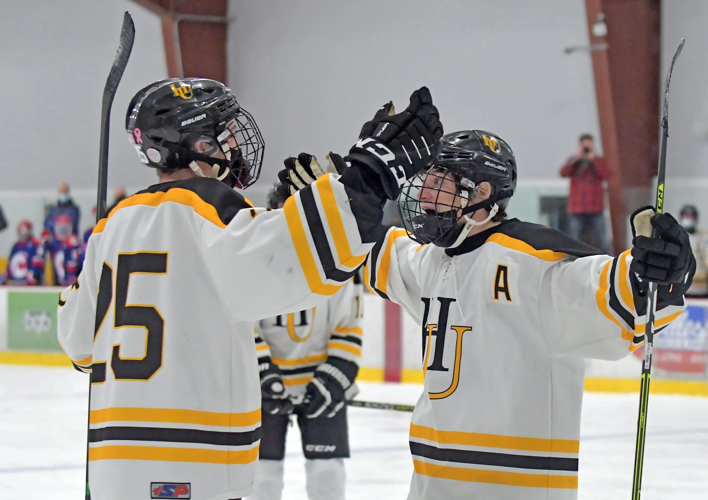  Harwood juniors Finn O'Hara and Skylar Platt both reached their 100th career points this season. Photo by Gordon Miller. 