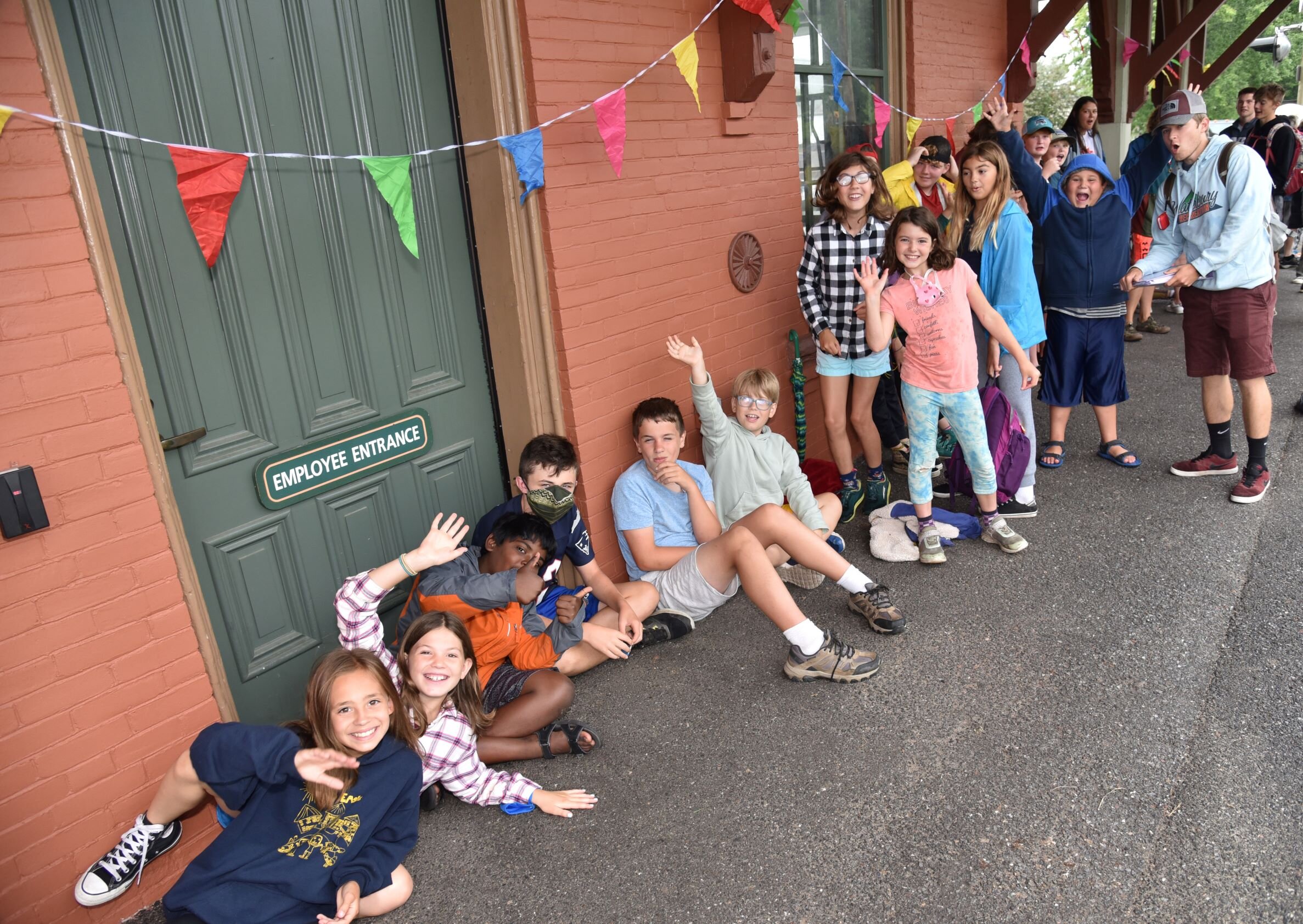   Waterbury summer rec camp kids anxiously await the train. Photo by Gordon Miller  