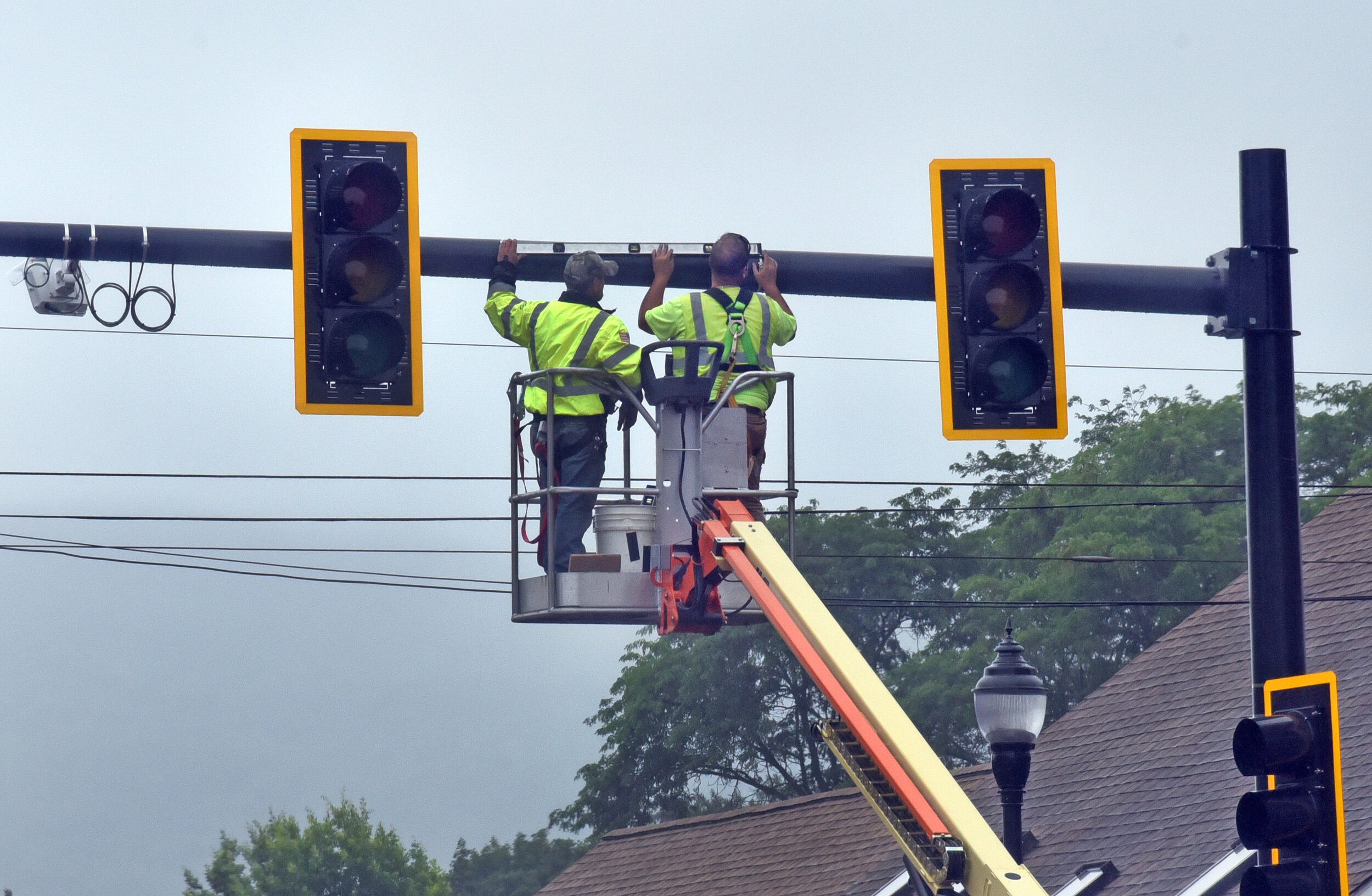   The new signal at Main and Winooski Streets has a turning arrow. Photo by Gordon Miller  