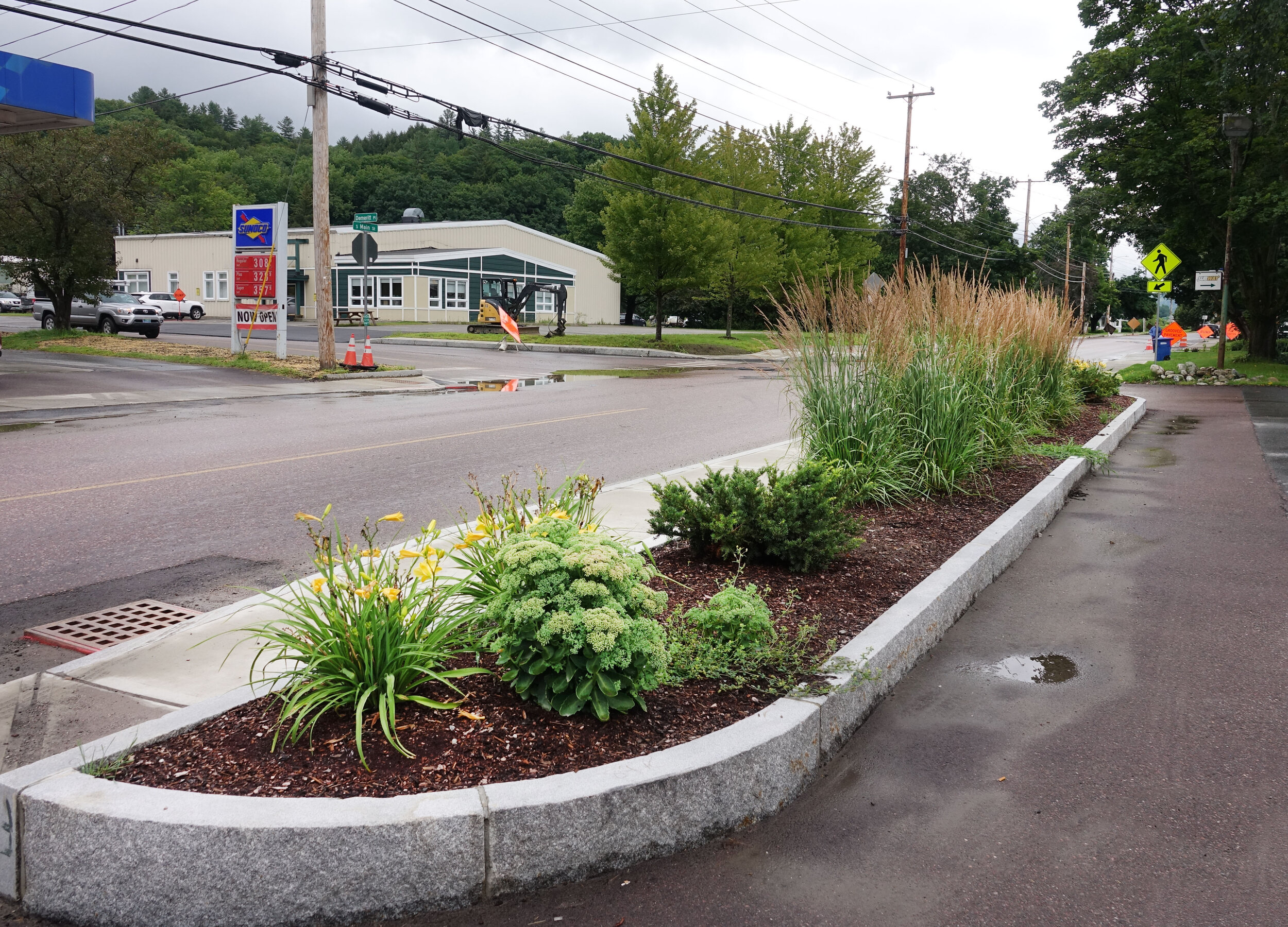   New areas for plantings are lined with granite curbing along various spots on Main Street. Photo by Gordon Miller  