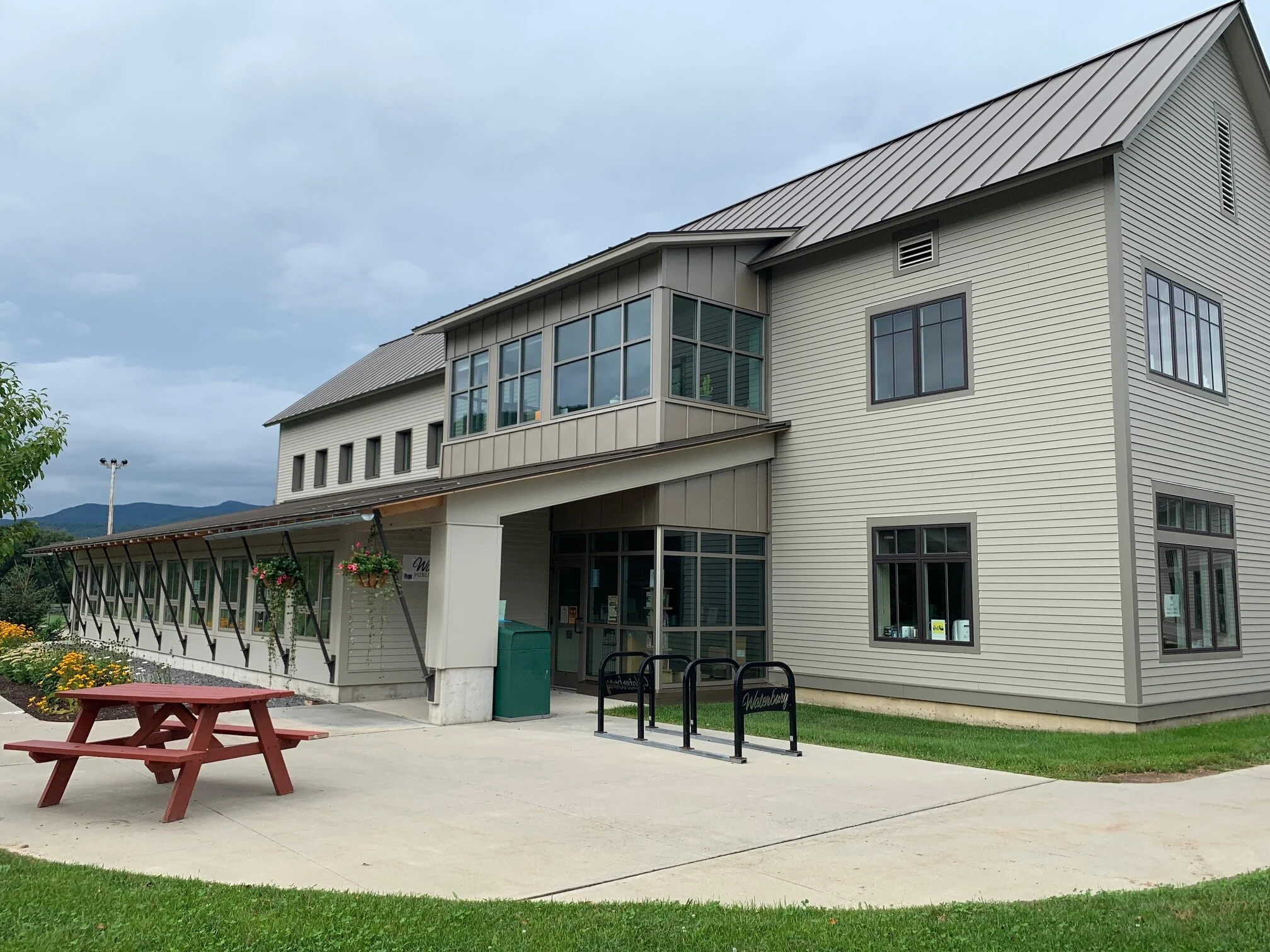 Volunteers needed for library, cemetery commissions