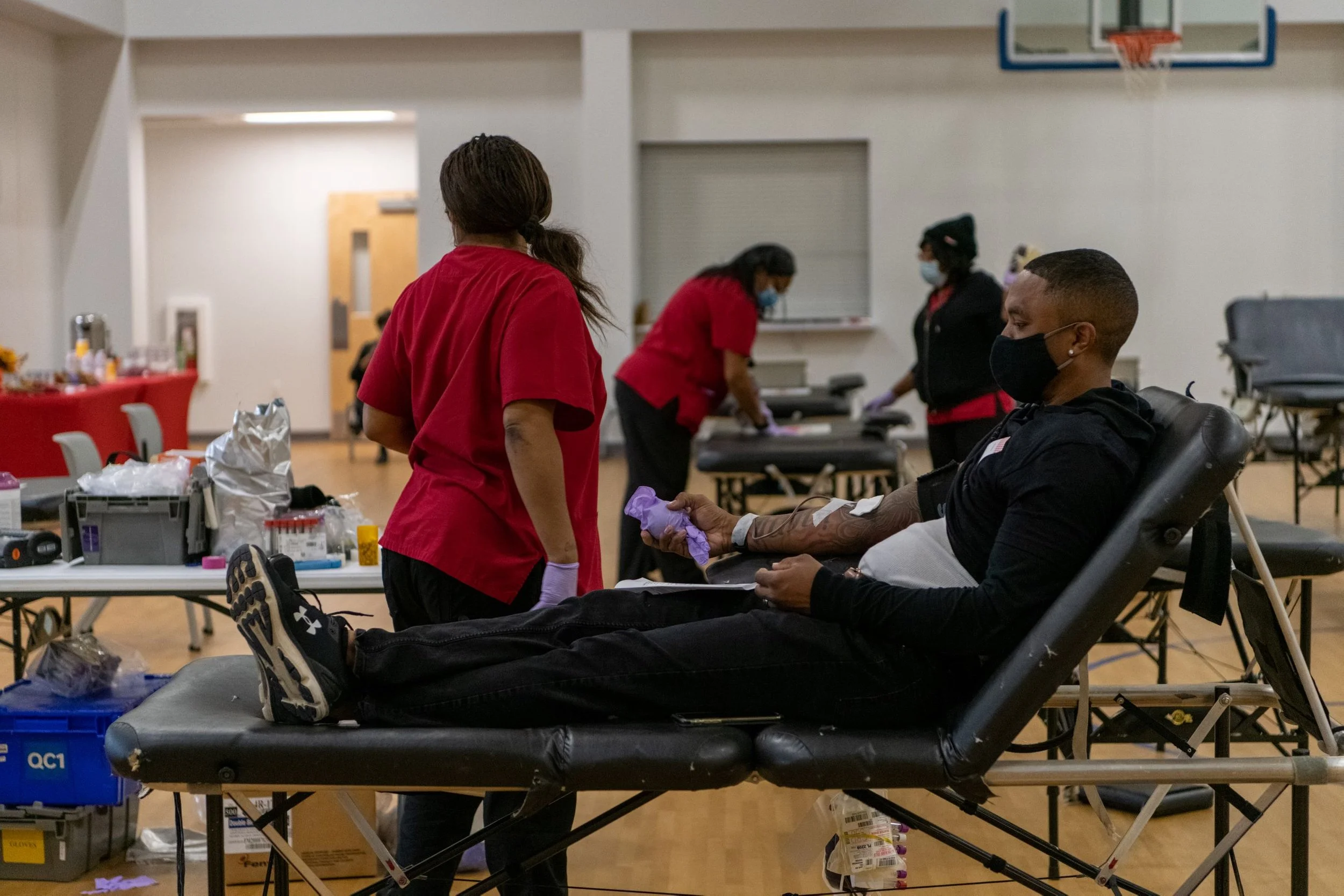 Blood supply shortage continues as holidays approach