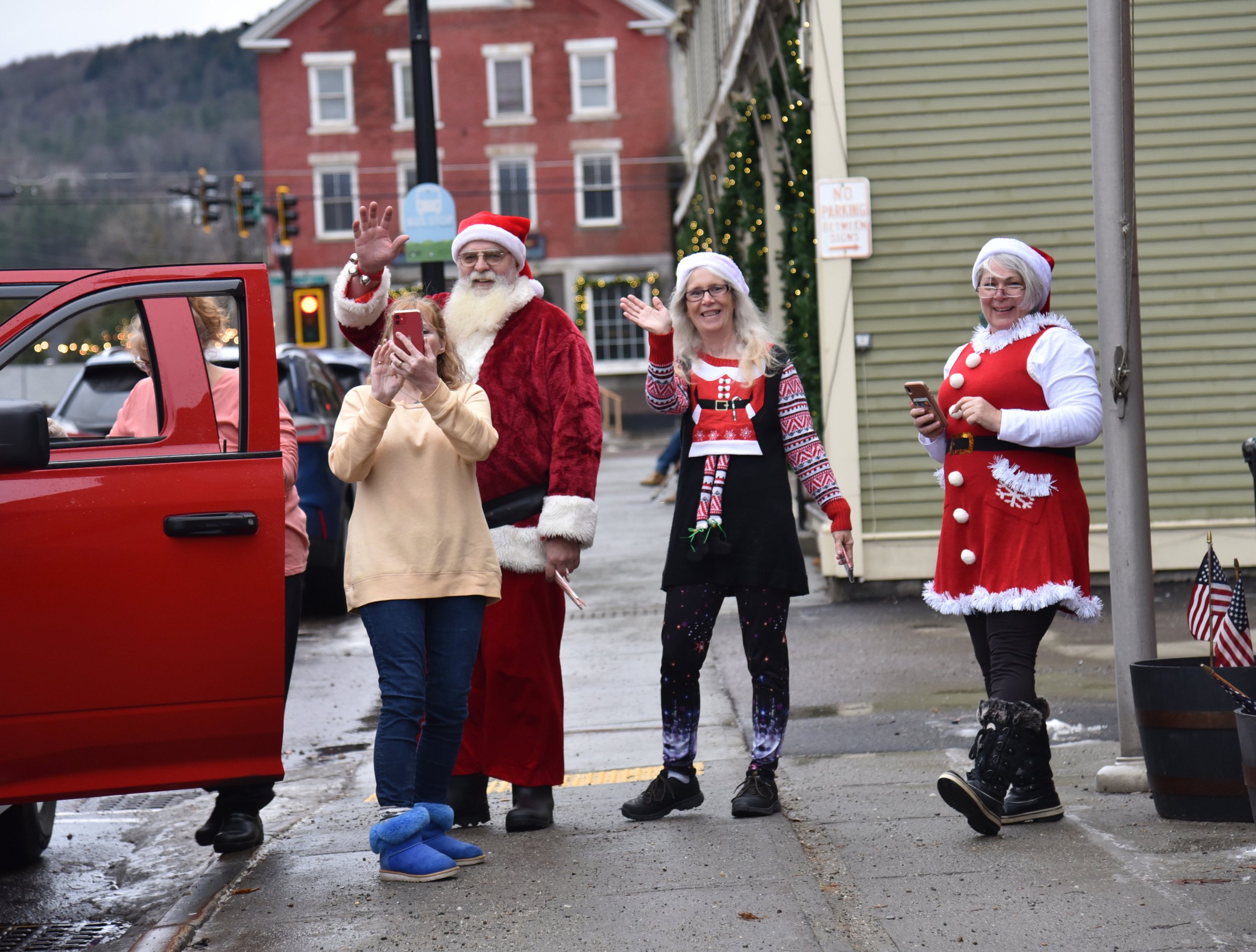  Does Santa just live in Waterbury? He’s made many appearances this season. This one at the American Legion. Left to right: Loleta Perry, Santa (or John Christian?), Wanda Woodard, and Mrs. Claus (a.k.a. Sarah Touchette). Photo by Gordon Miller 