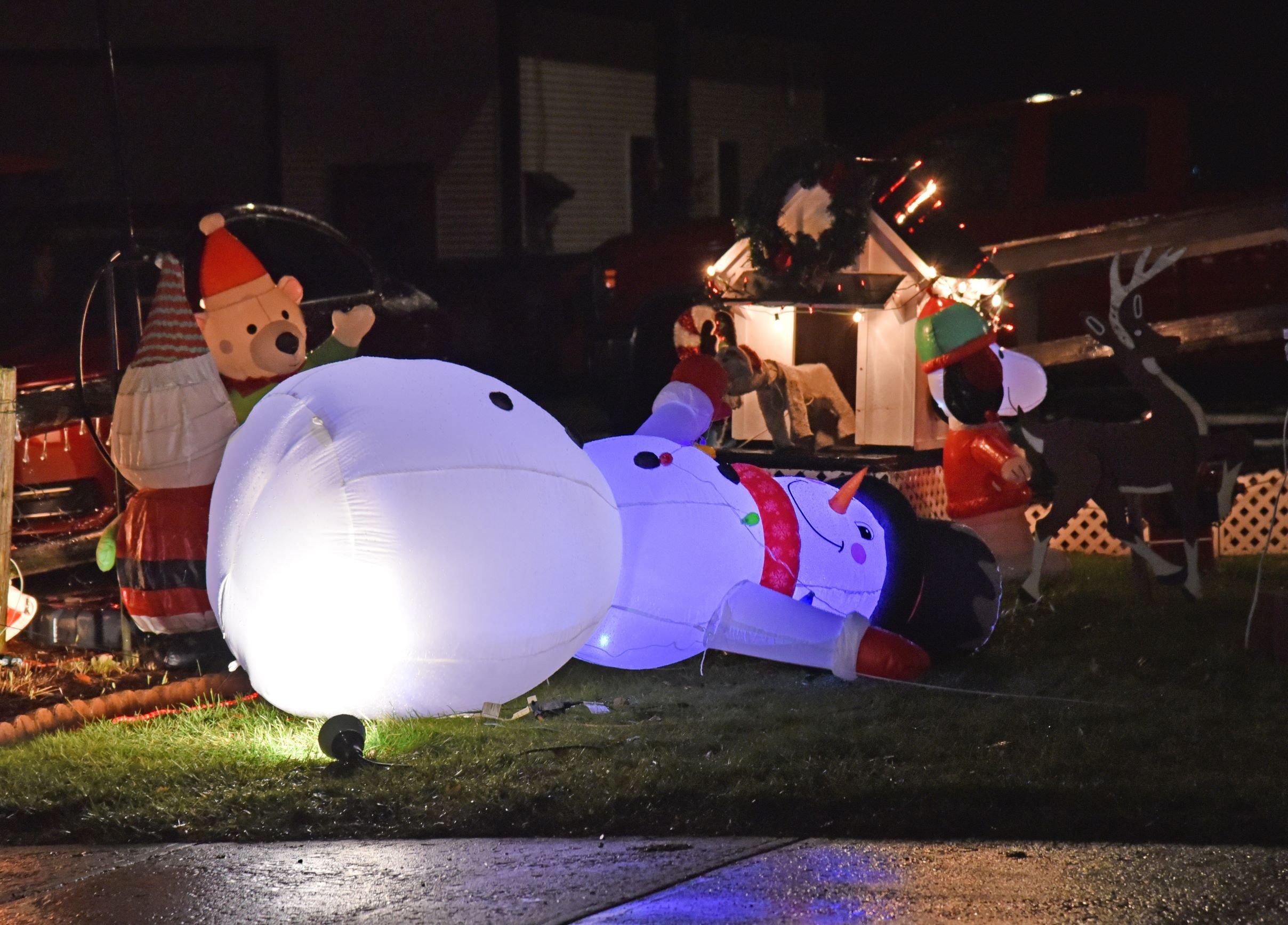  Santa, Frosty and friends have a hard time staying upright on North Maini Street. Photo by Gordon Miller 