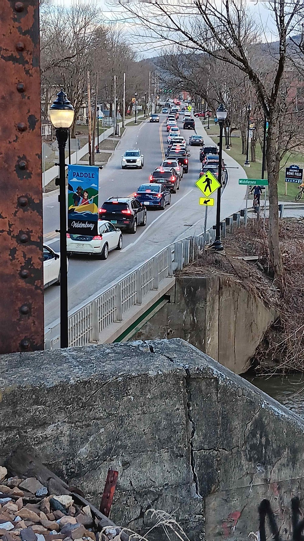   Traffic filled Main Street as visitors attempted to avoid Interstate 89 around 6 p.m. Monday. Photo by Eric Whitten  