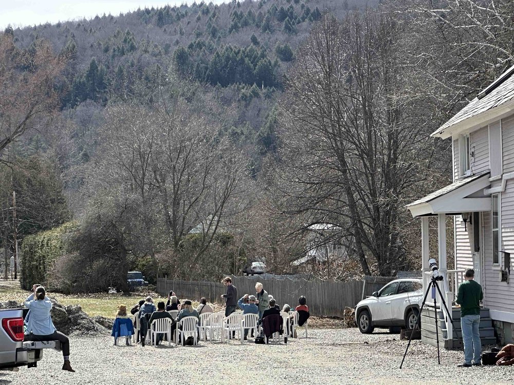   Guests at the Stagecoach Inn. Photo by Lisa Scagliotti  