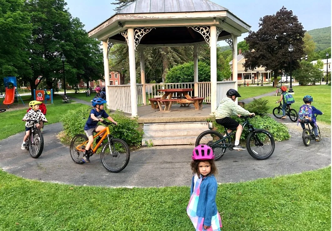   Some are ready to go before the pack. Photo by Duncan McDougall  