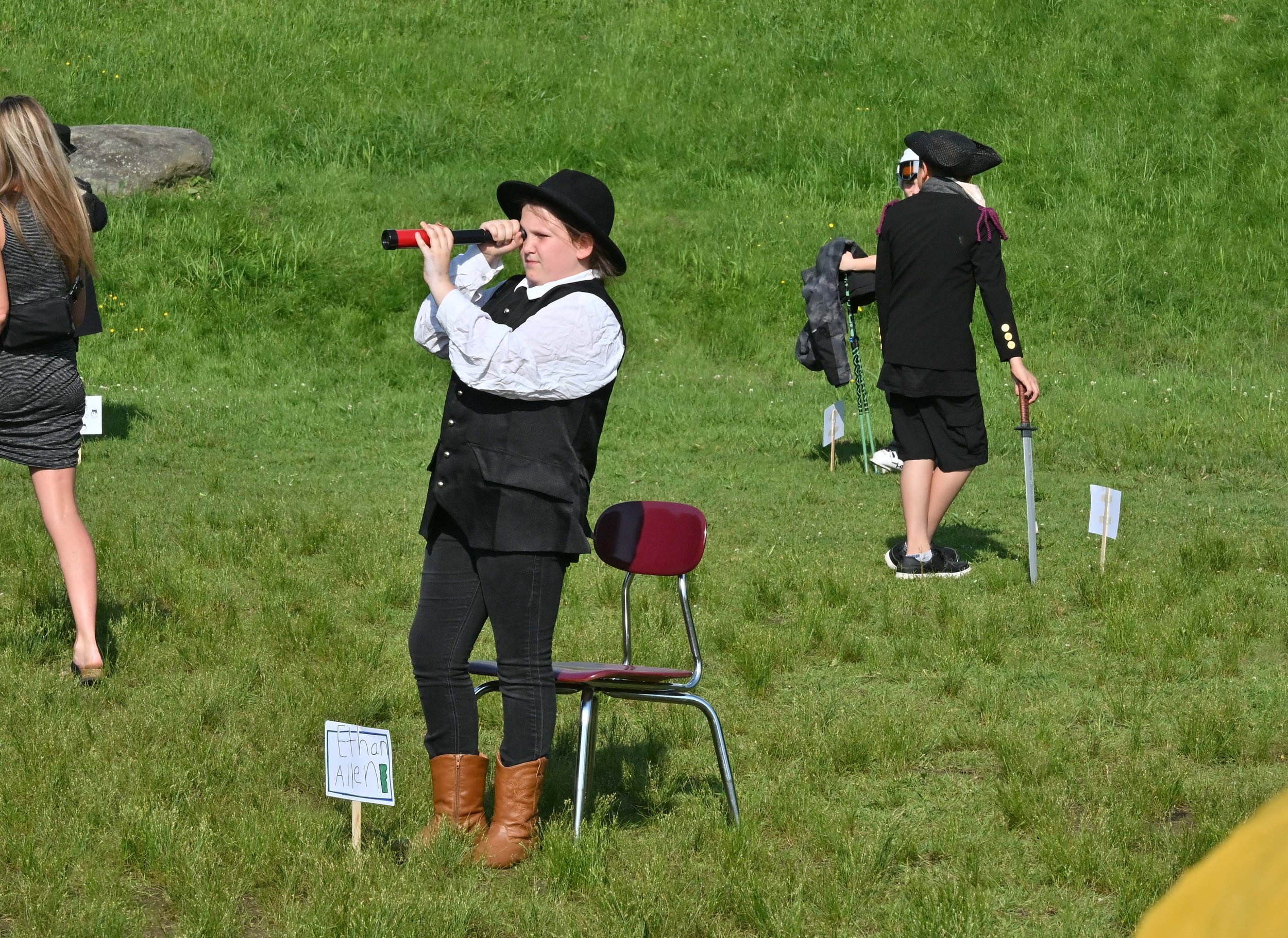 ‘Ethan Allen’ scans the crowd. Photo by Gordon Miller