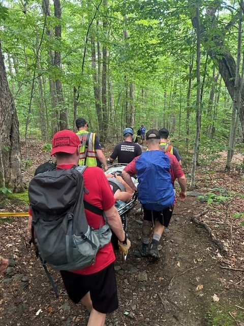 Waterbury Backcountry Rescue, Barre responders, assist injured hiker on Hunger Mountain 