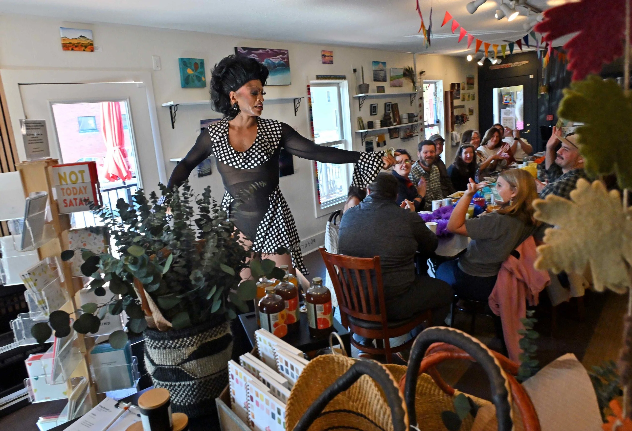  Rhedd Rhumm performs. Photo by Gordon Miller  