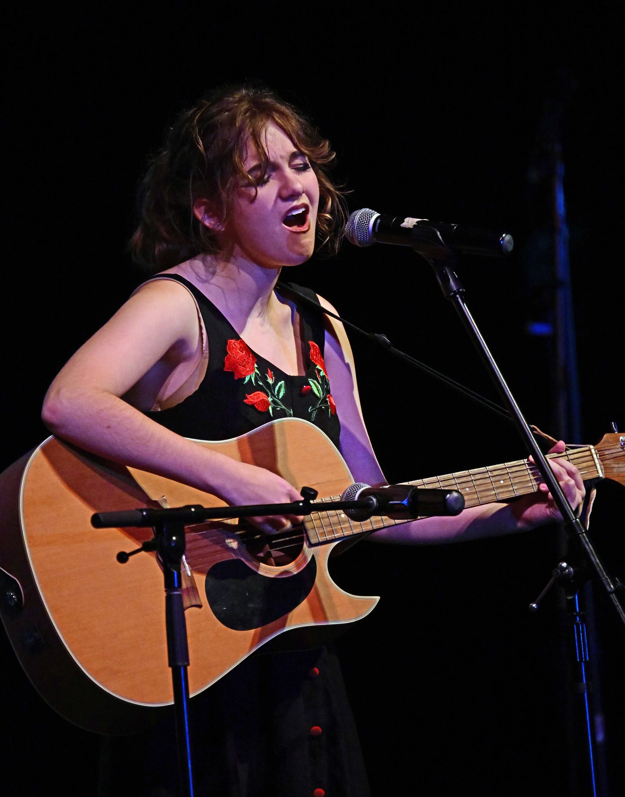  Soloist Lilah Thurston performs “Georgia” by Phoebe Bridgers. Photo by Gordon Miller 