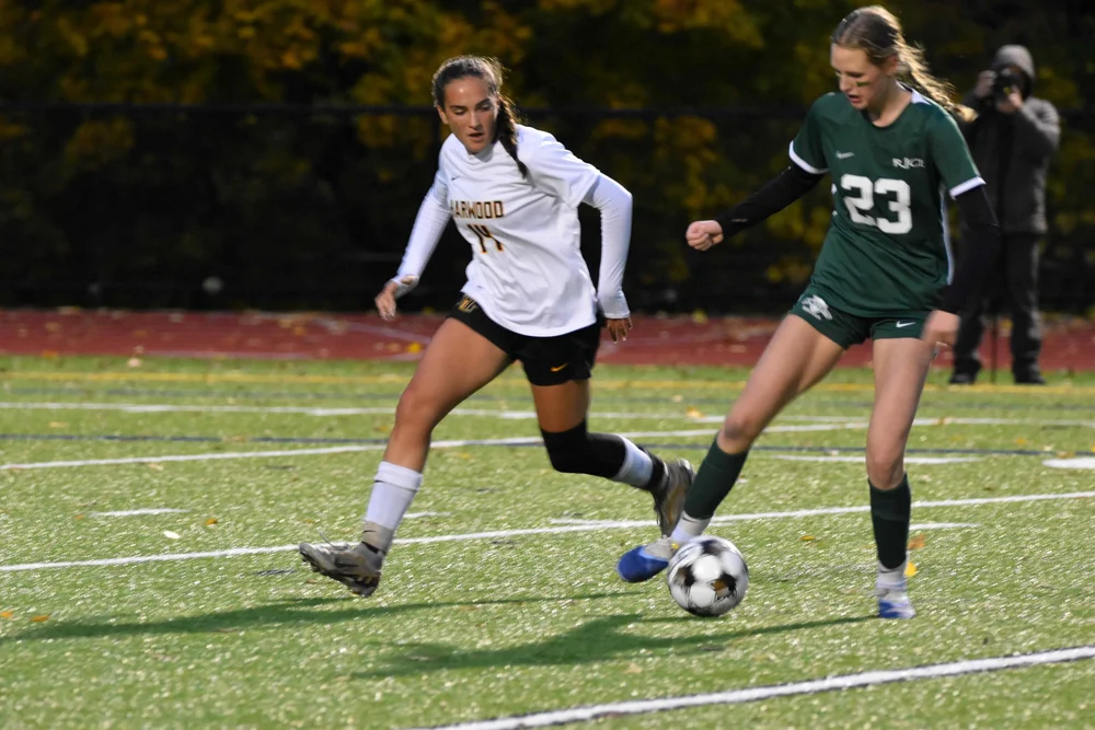   Roanha Chalmers sees an opening.&nbsp;Photo by Angela Nadeau  