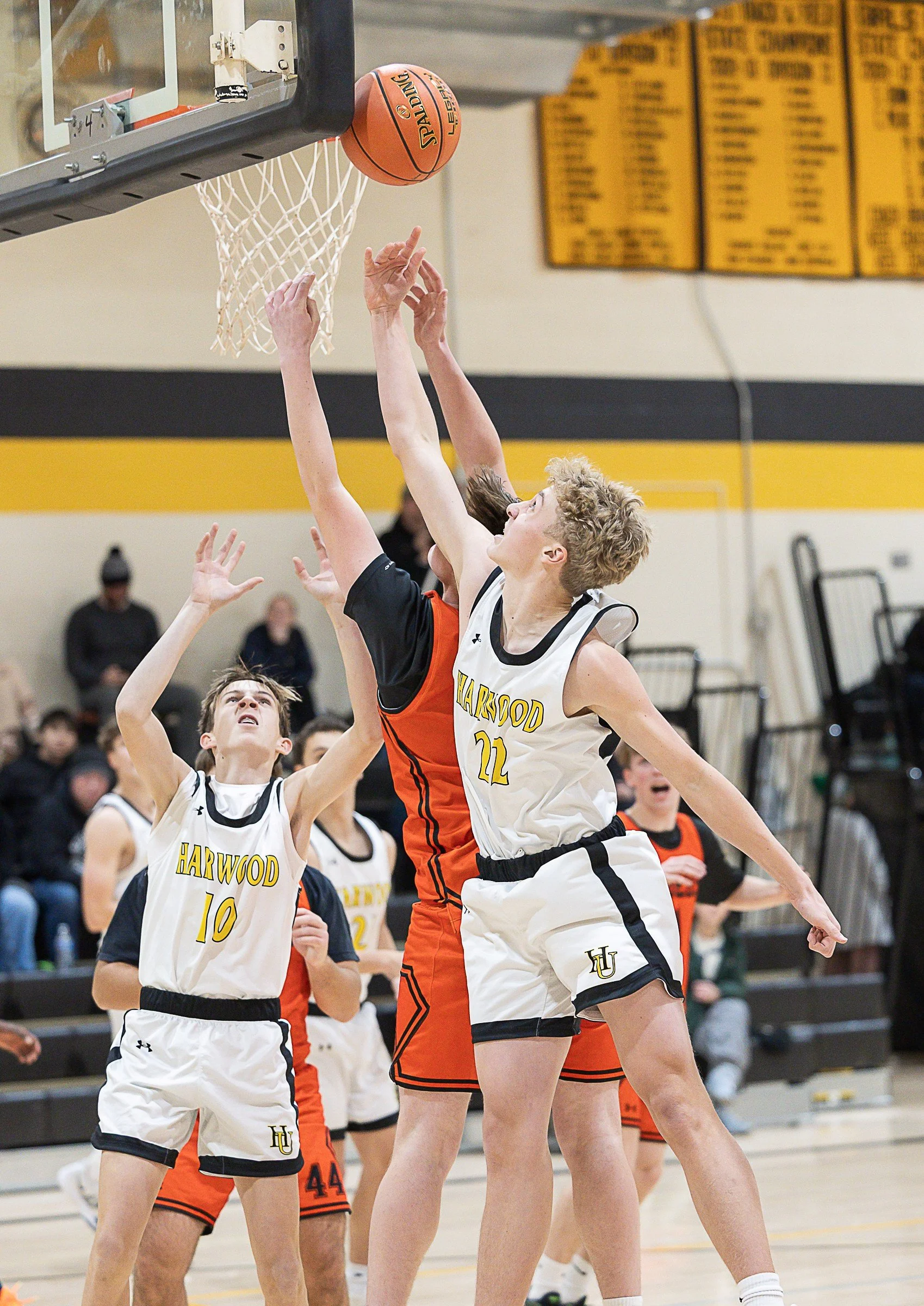   Highlanders Vincent Wing (10) and Jake Venafra (22).&nbsp;Photo by Sarah Milligan  