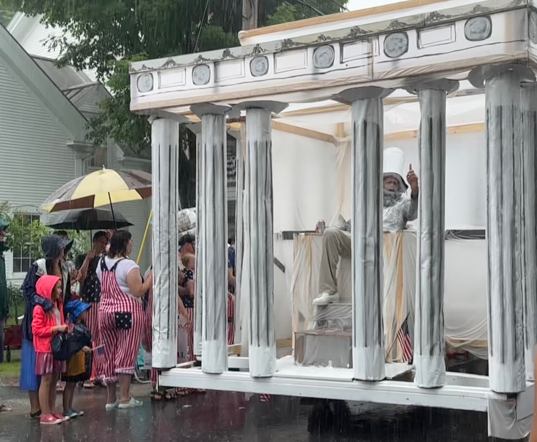   A Lincoln Memorial accompanies the pool. Photo by Lisa Scagliotti  