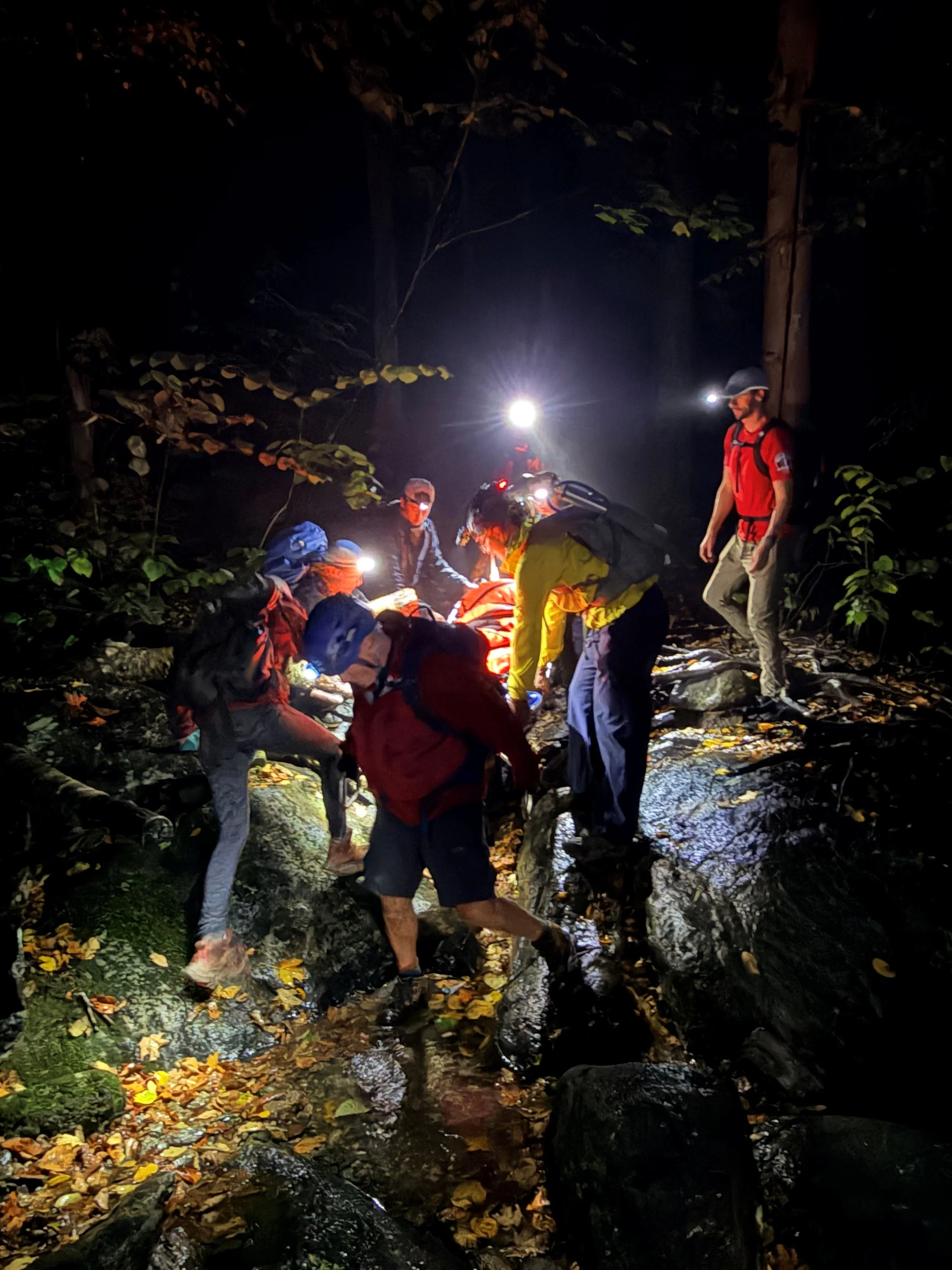 Hiker rescue in darkness on Mt. Hunger