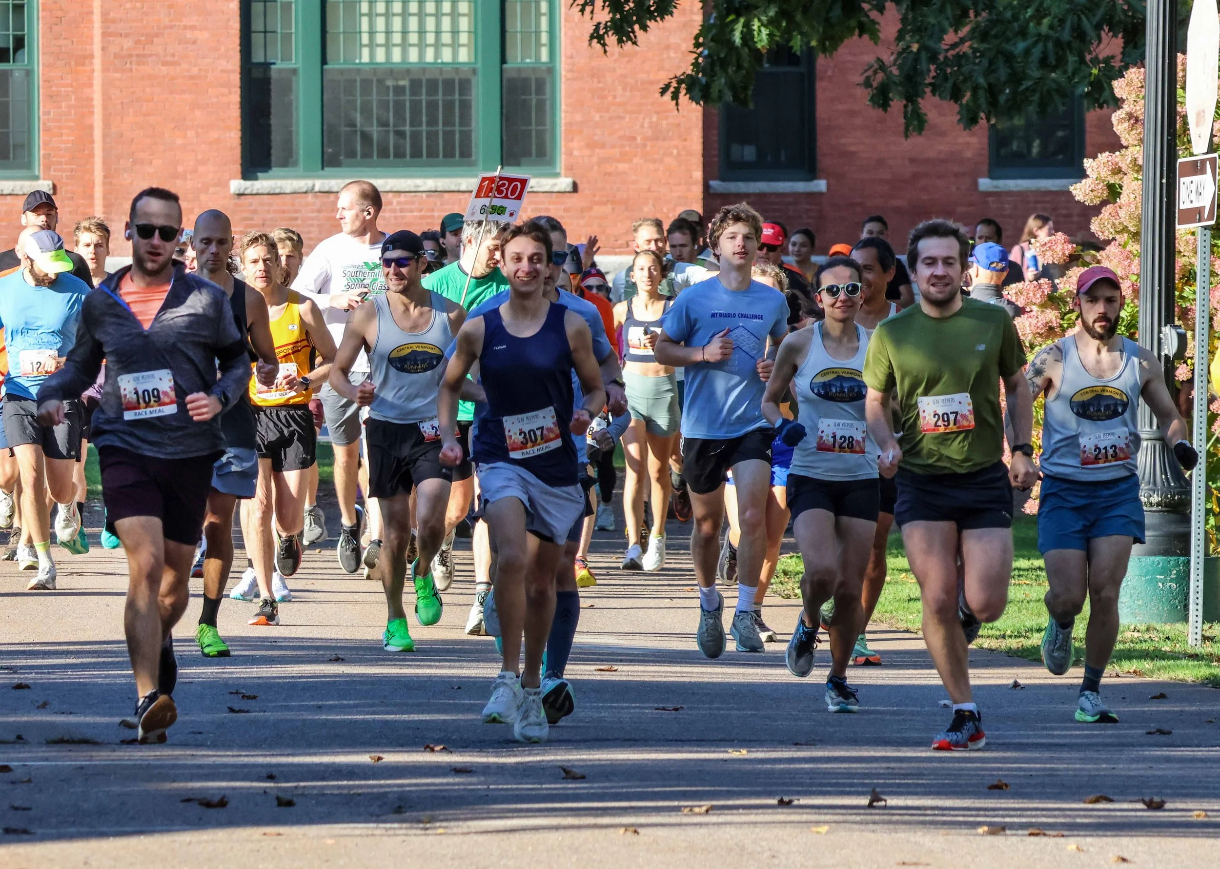 Leaf Peeper volunteers keep the race running